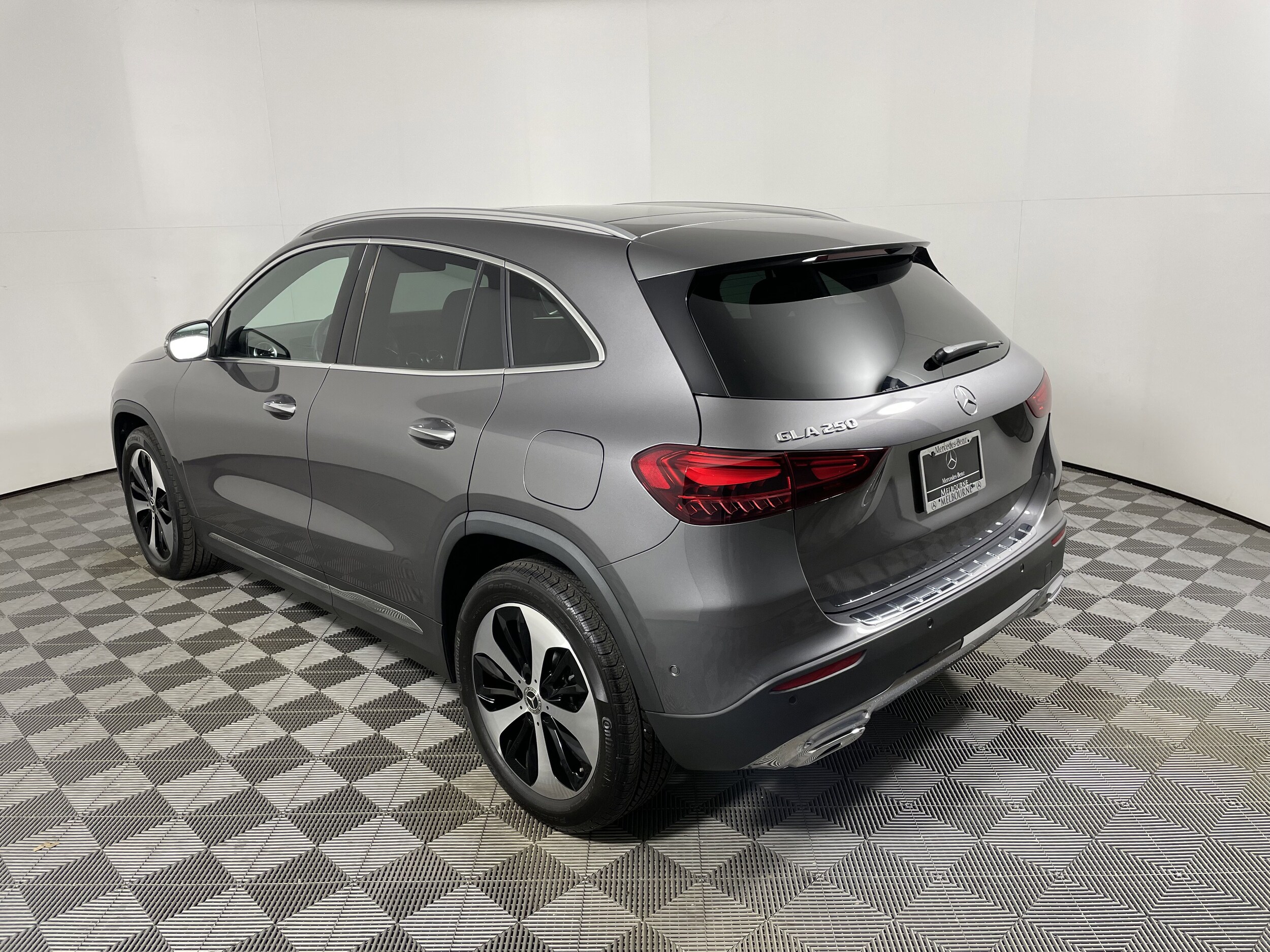 2025 Mercedes Benz GLA 250 photo 3