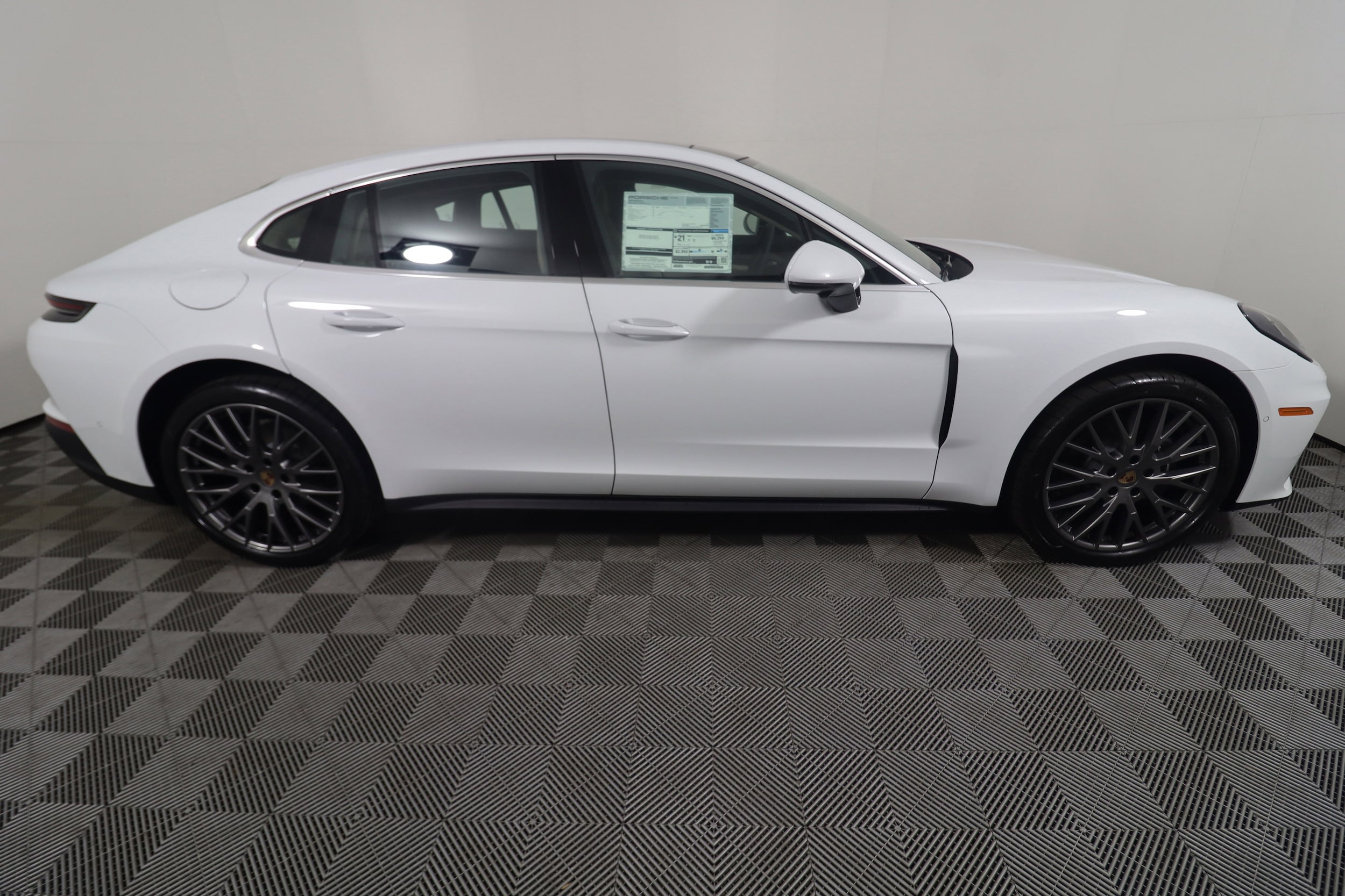 2026 Porsche Panamera Base - Photo 8