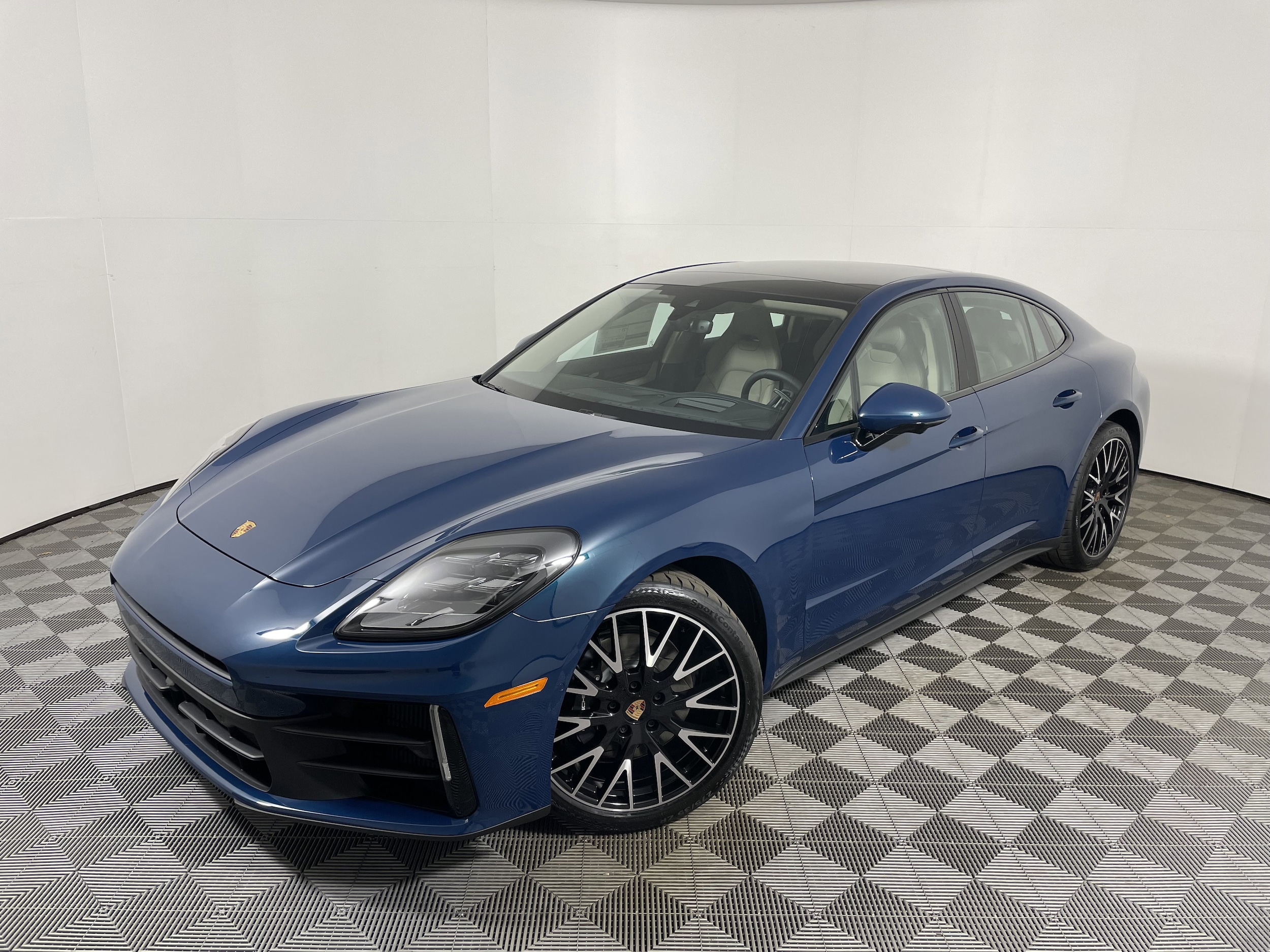 2026 Porsche Panamera Base