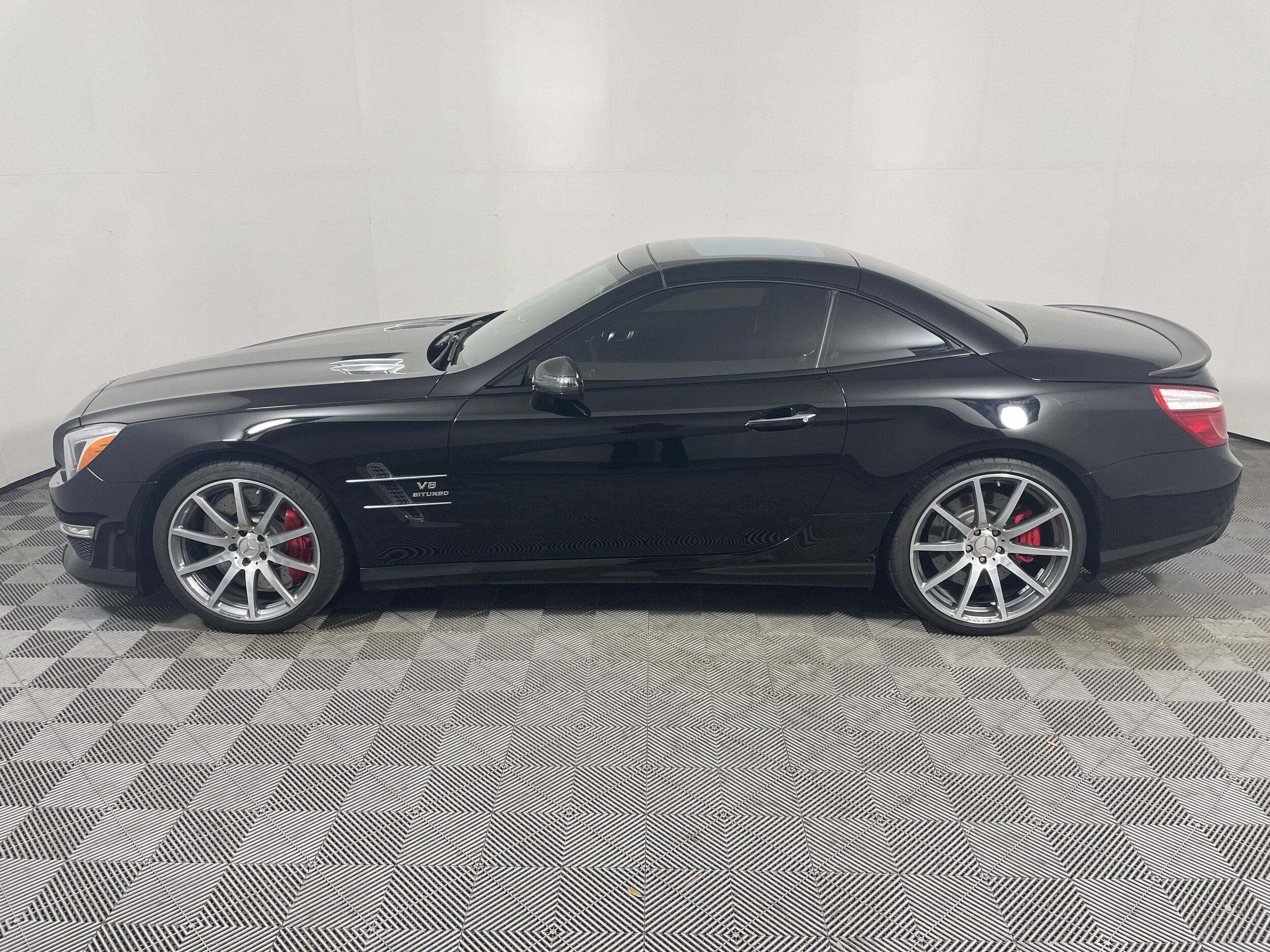 2013 Mercedes Benz SL 63 AMG photo 2