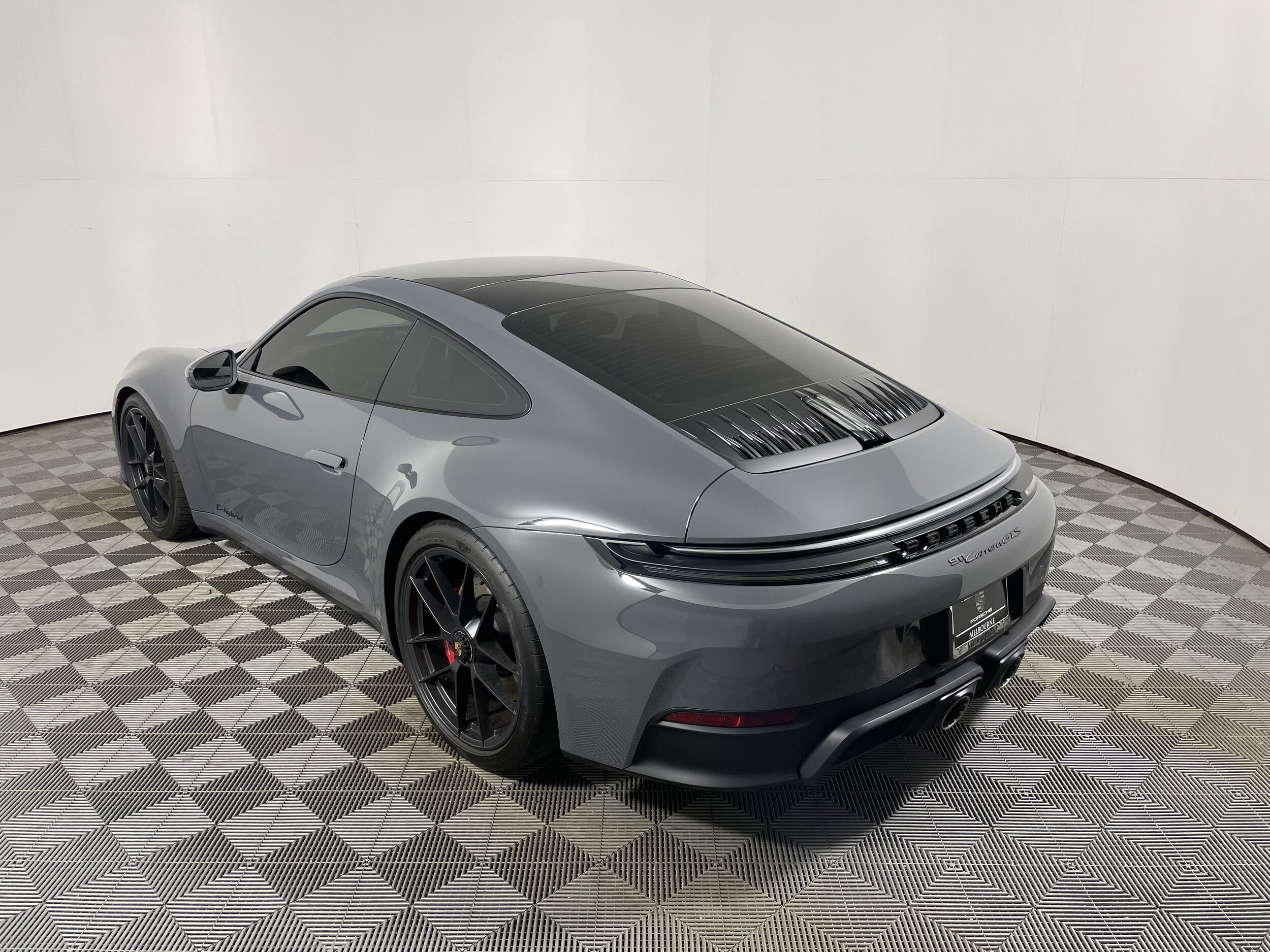 2026 Porsche 911 GTS photo 3