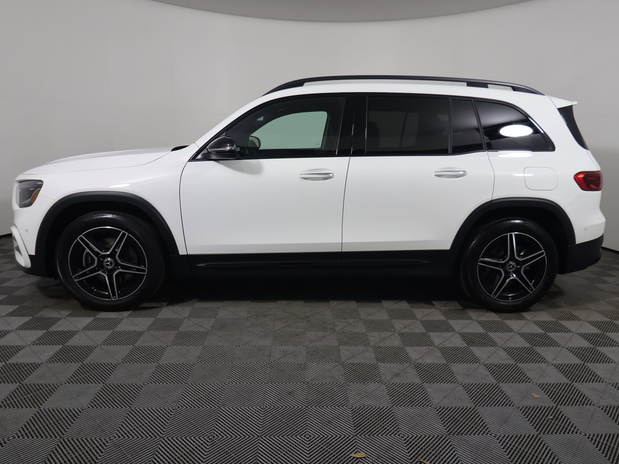 Used 2024 Mercedes-Benz GLB Base with VIN W1N4M4GBXRW376048 for sale in Melbourne, FL