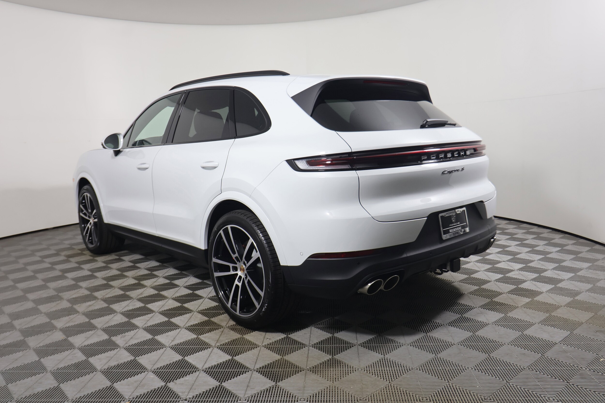 2026 Porsche Cayenne S photo 3