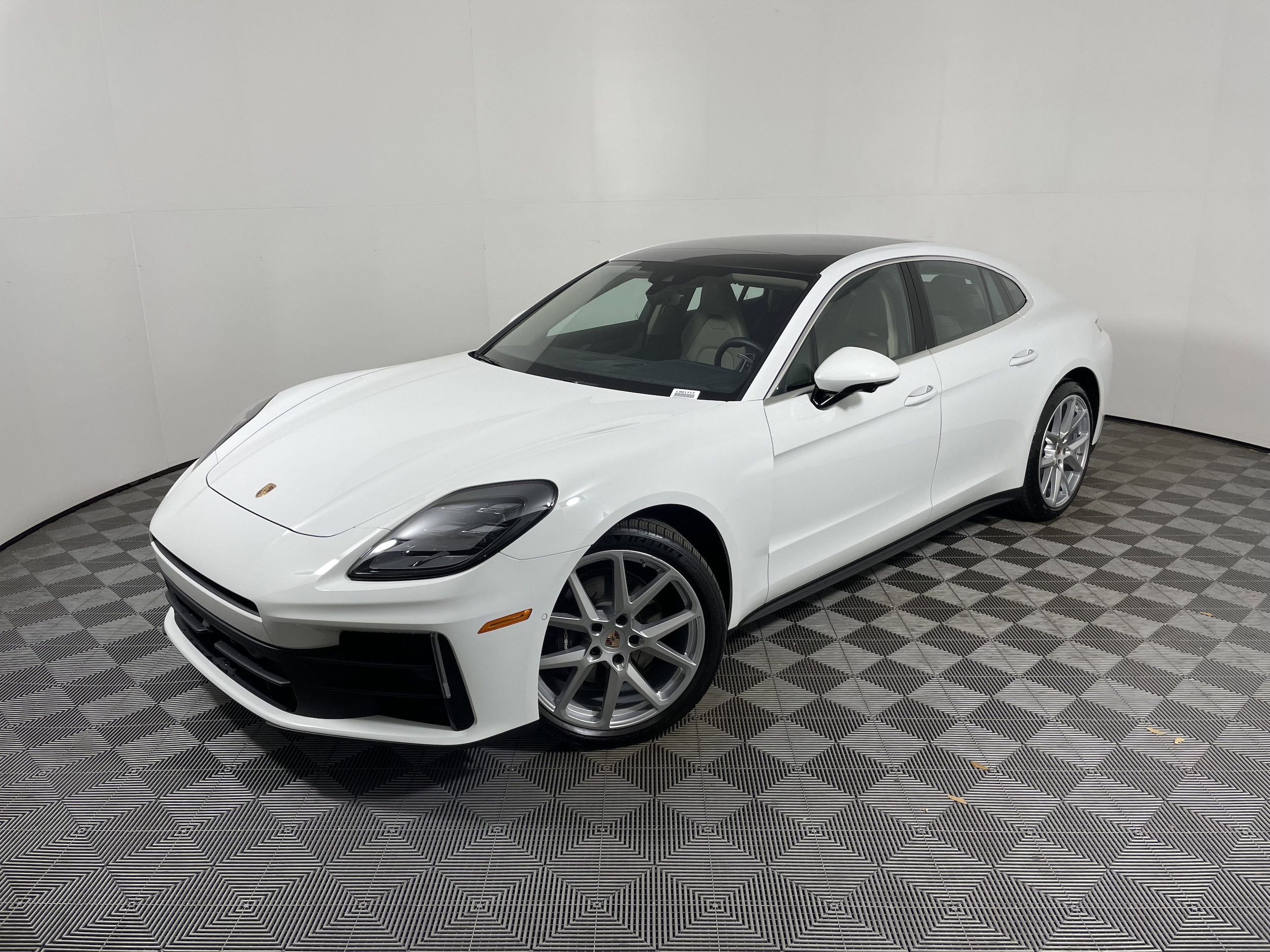 2026 Porsche Panamera 4's photo