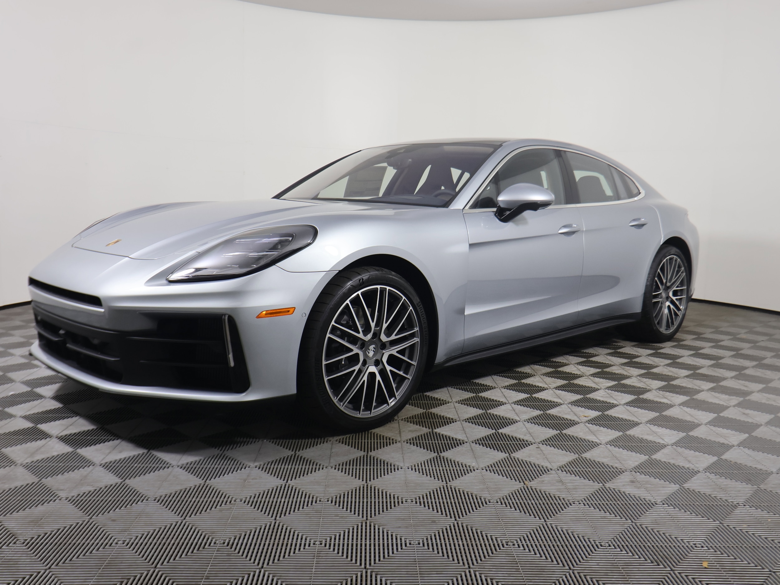 2025 Porsche Panamera Base - Photo 11