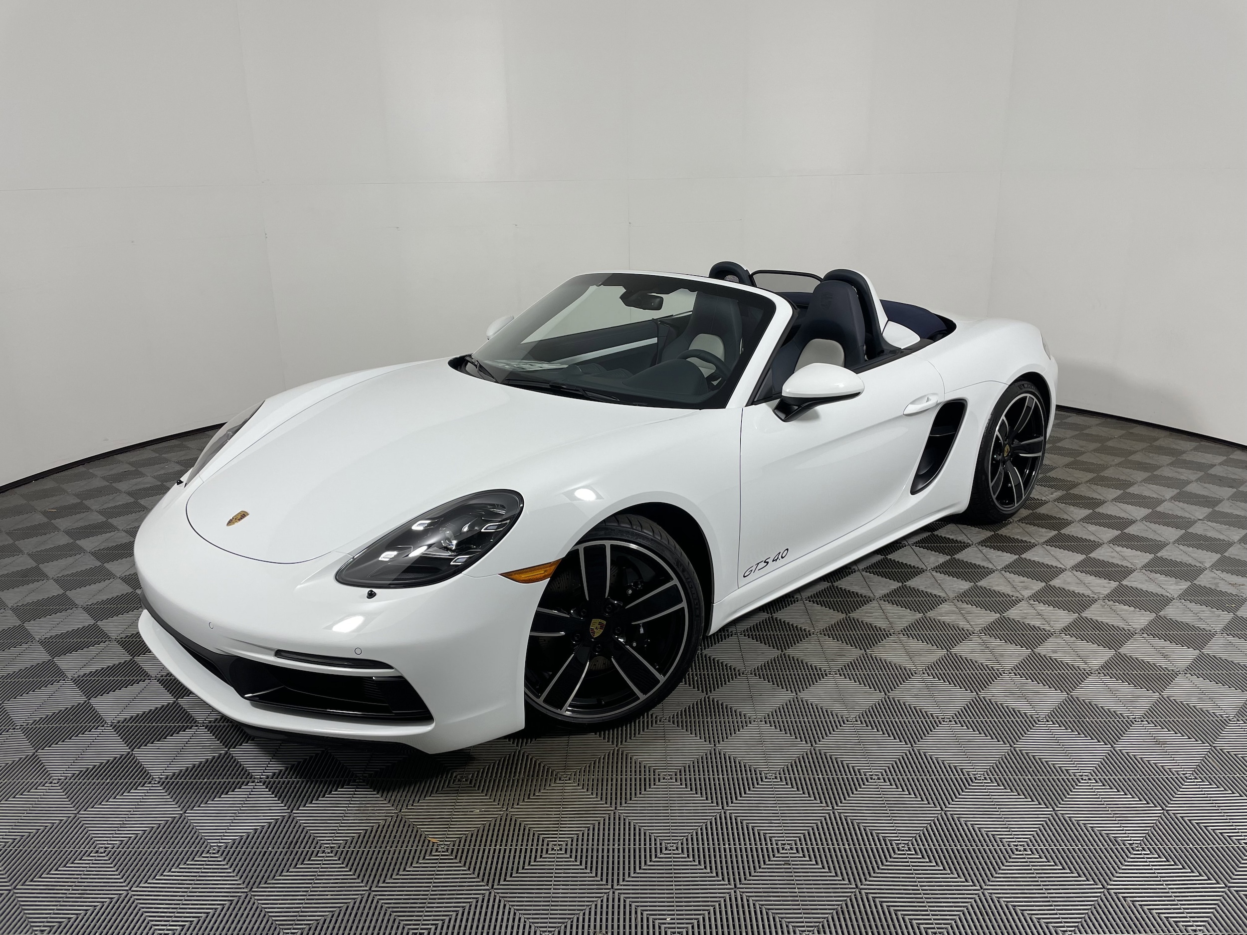 2025 Porsche 718