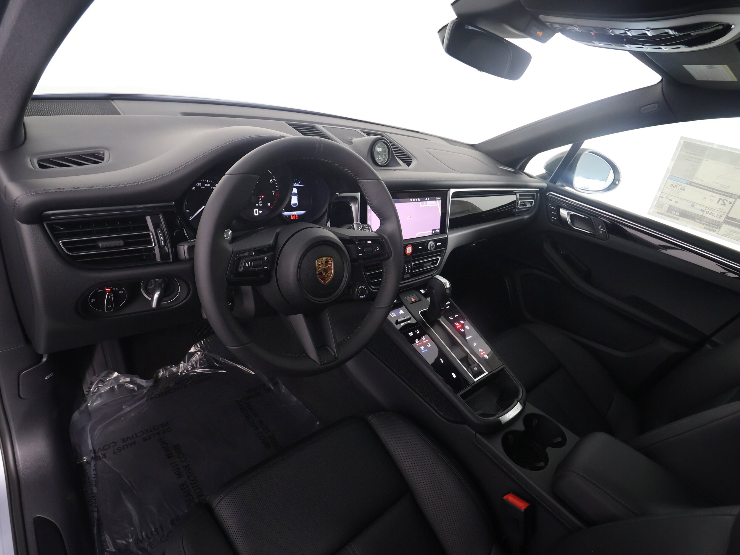 2025 Porsche Macan T photo 4