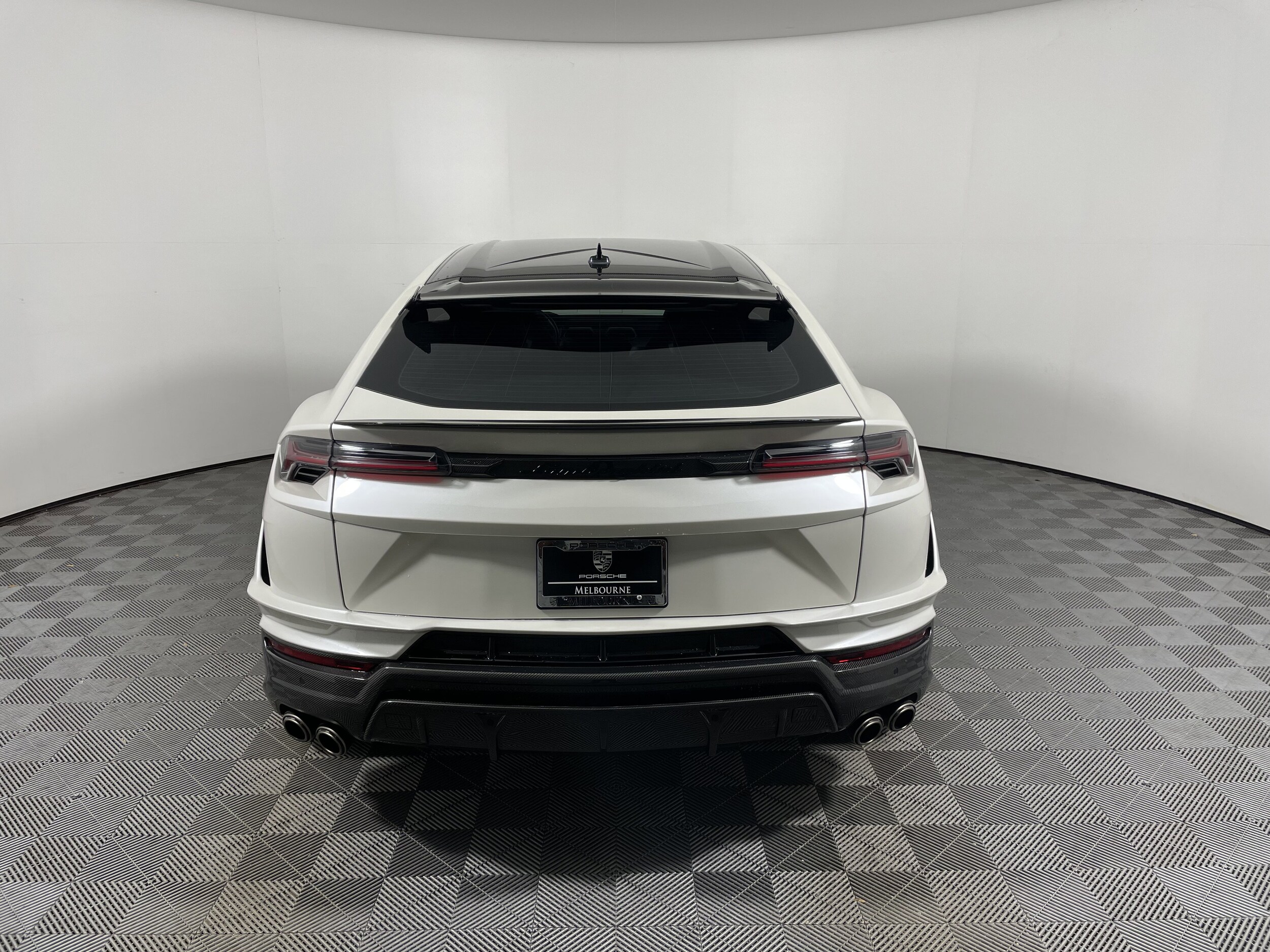2023 Lamborghini Urus Performante photo 4