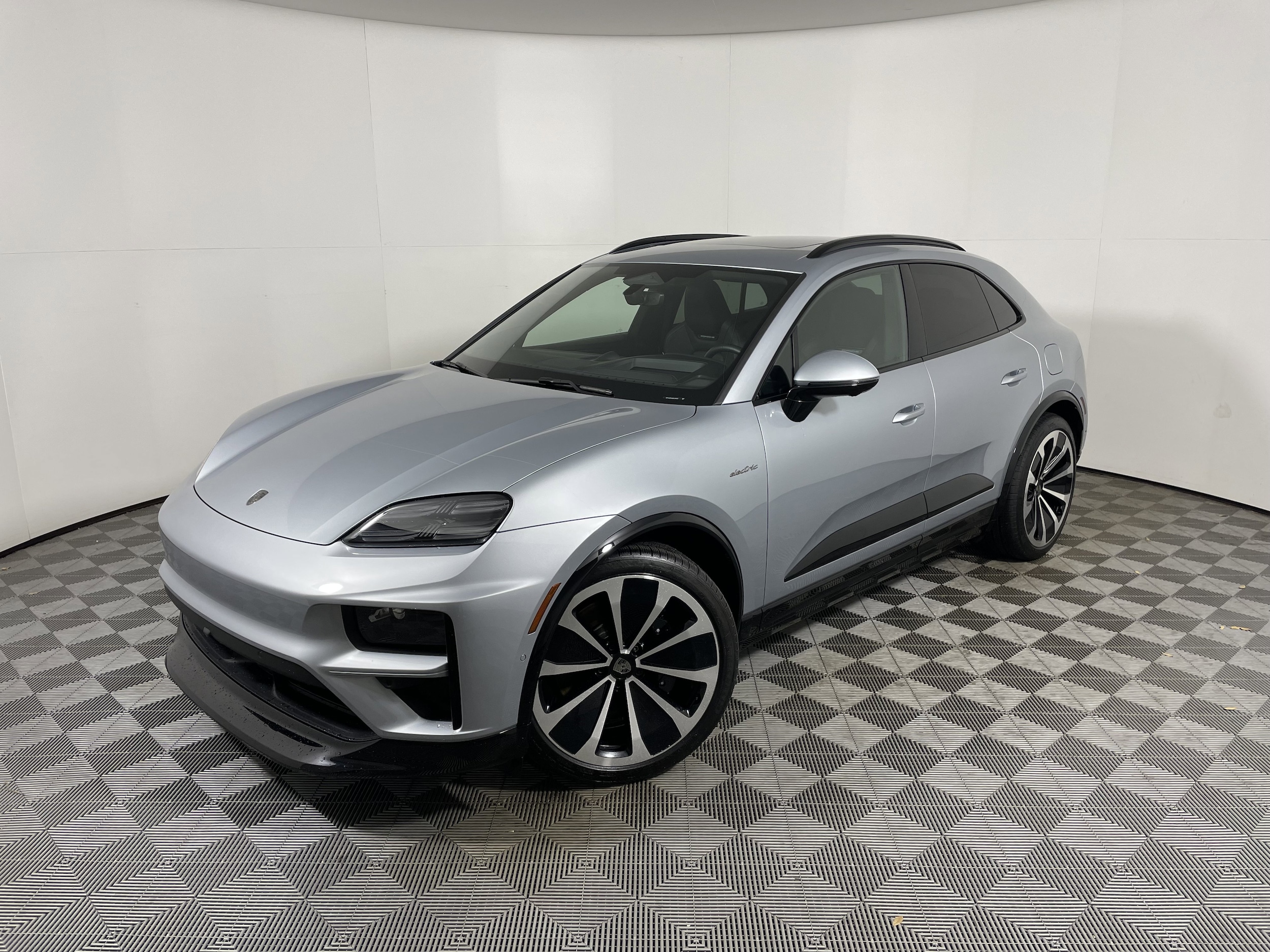 2024 Porsche Macan Turbo Electric