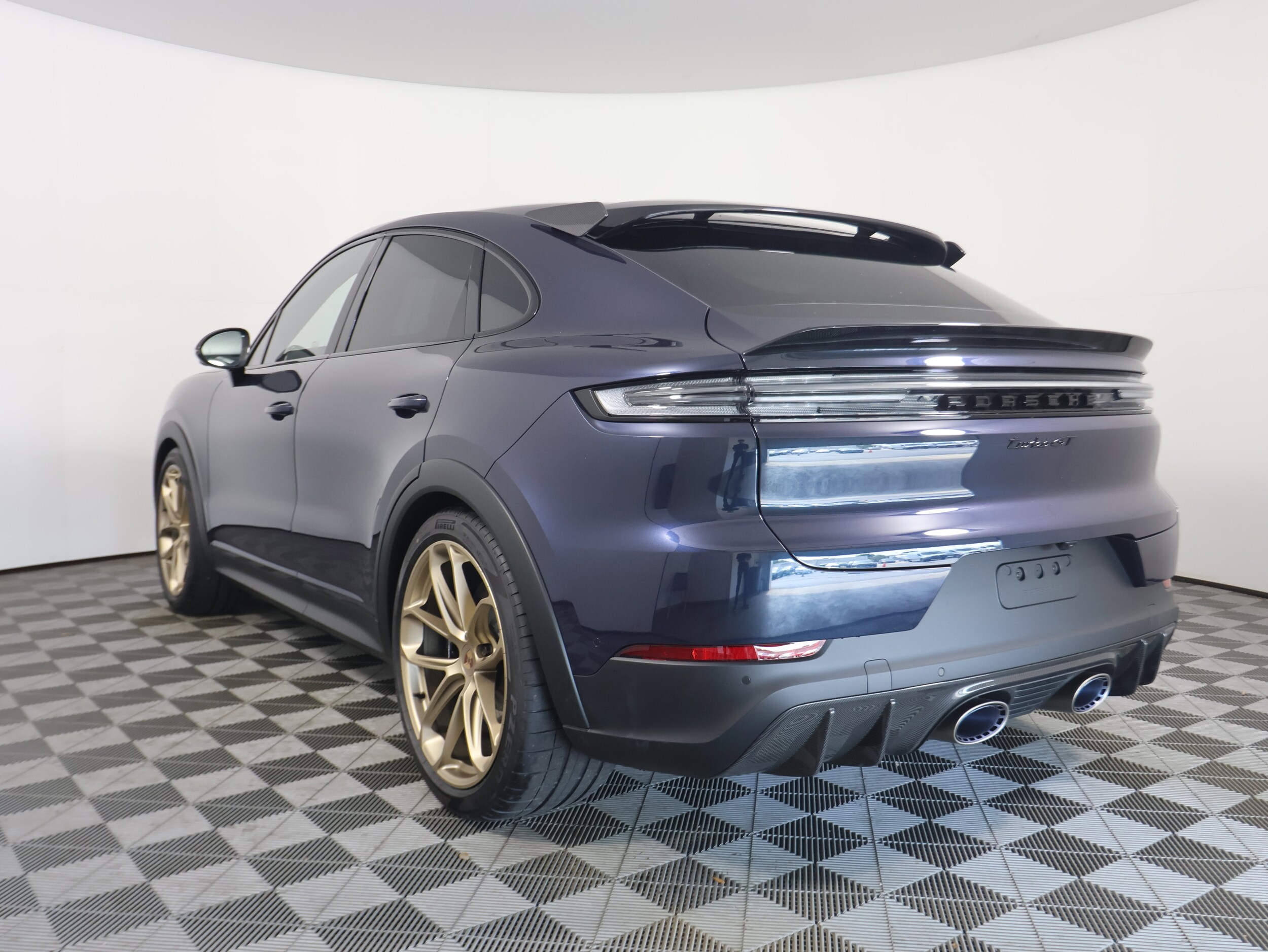 2025 Porsche Cayenne Coupe Turbo GT photo 3