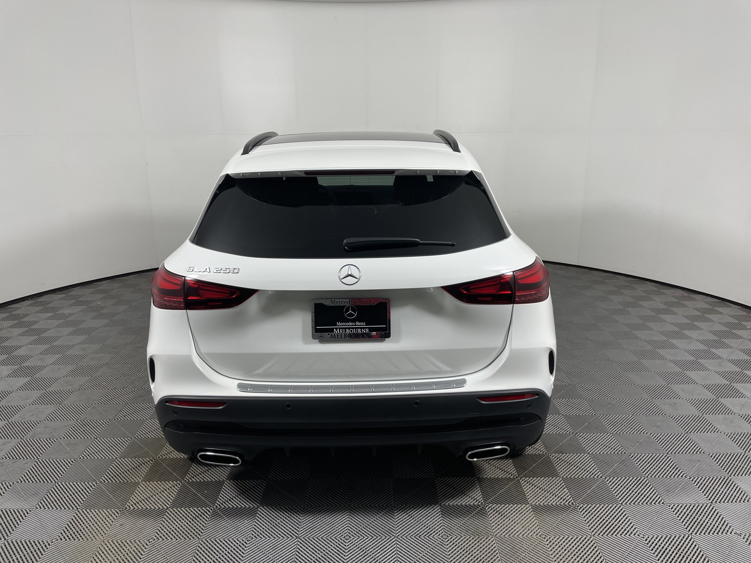 2025 Mercedes Benz GLA 250 photo 4