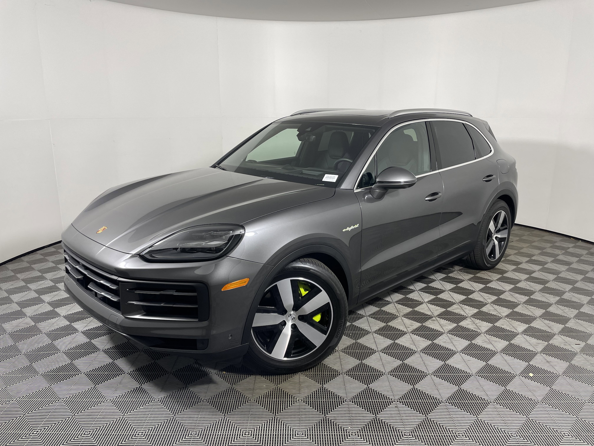 2026 Porsche Cayenne E-Hybrid's photo