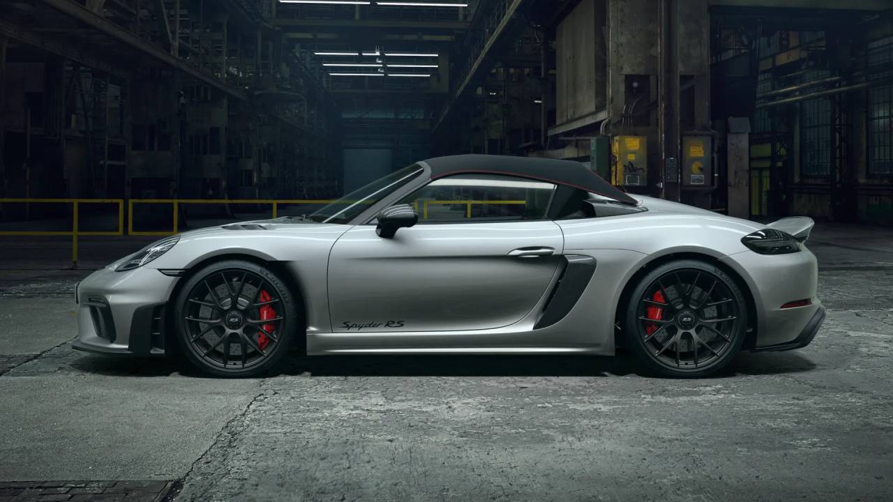 2025 Porsche Boxster Spyder photo 2