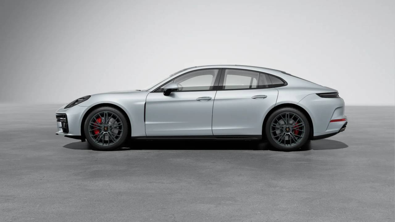 2026 Porsche Panamera GTS photo 2