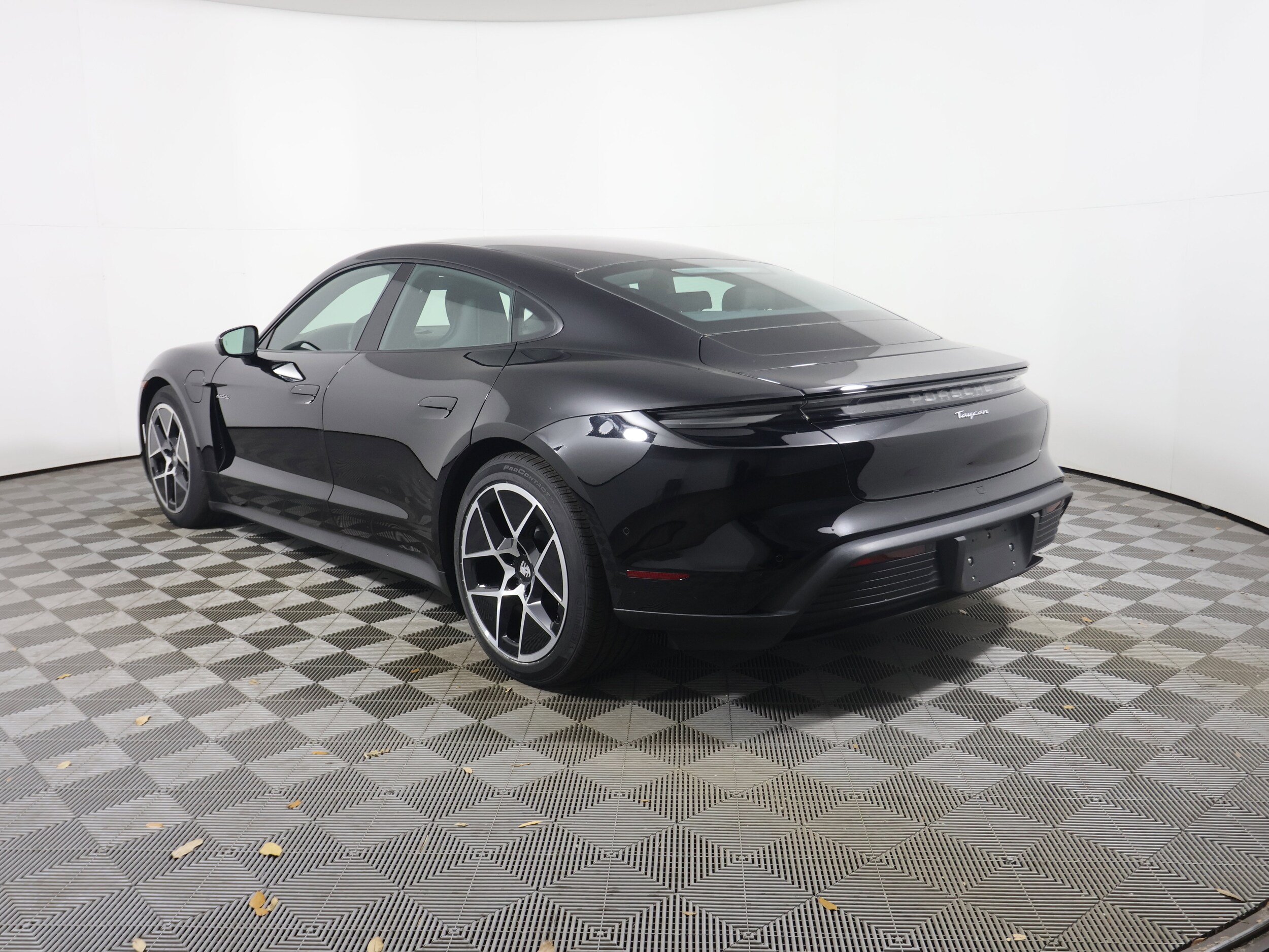2025 Porsche Taycan Base photo 3