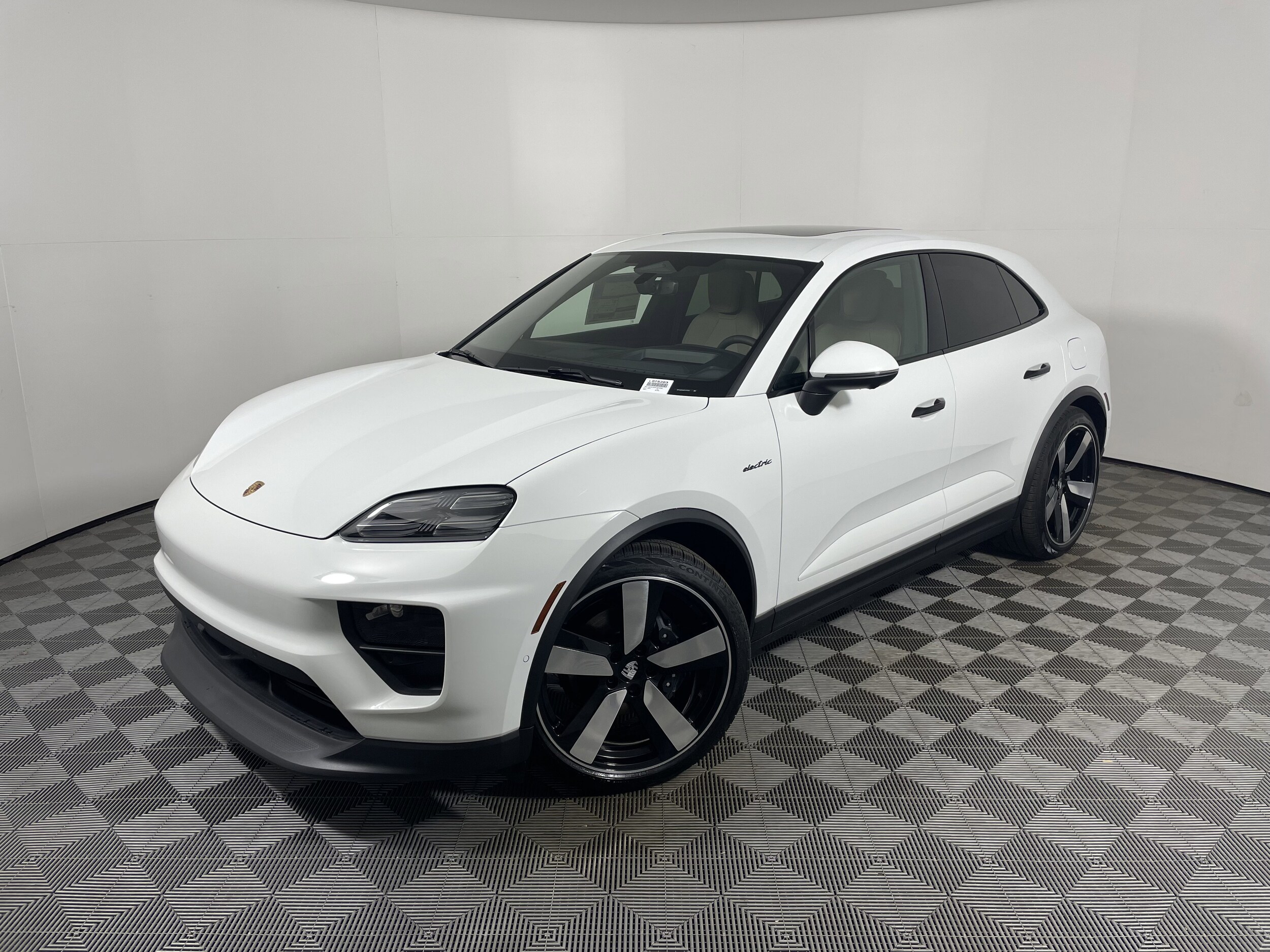 2026 Porsche Macan Base