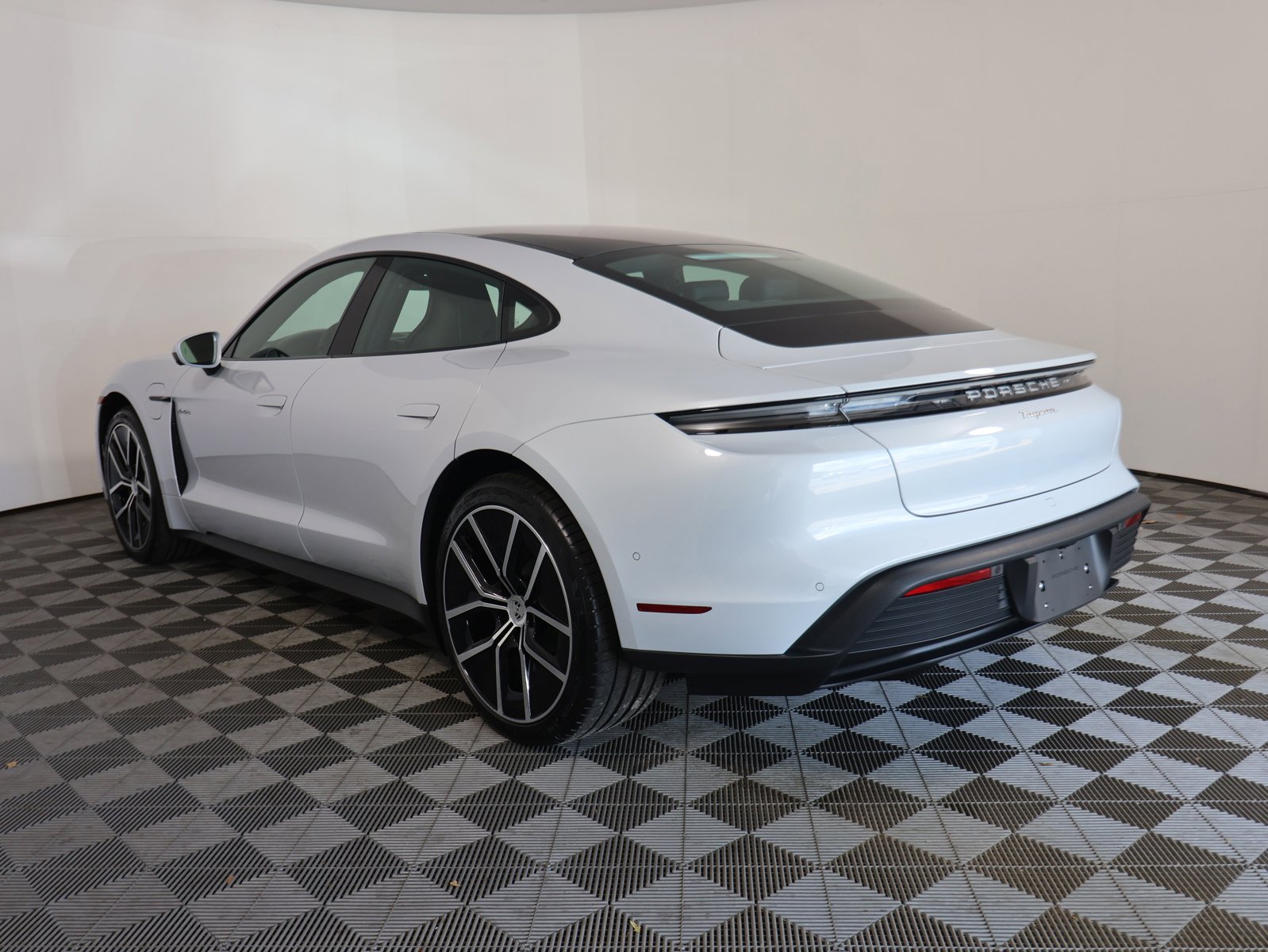 2025 Porsche Taycan Base photo 3