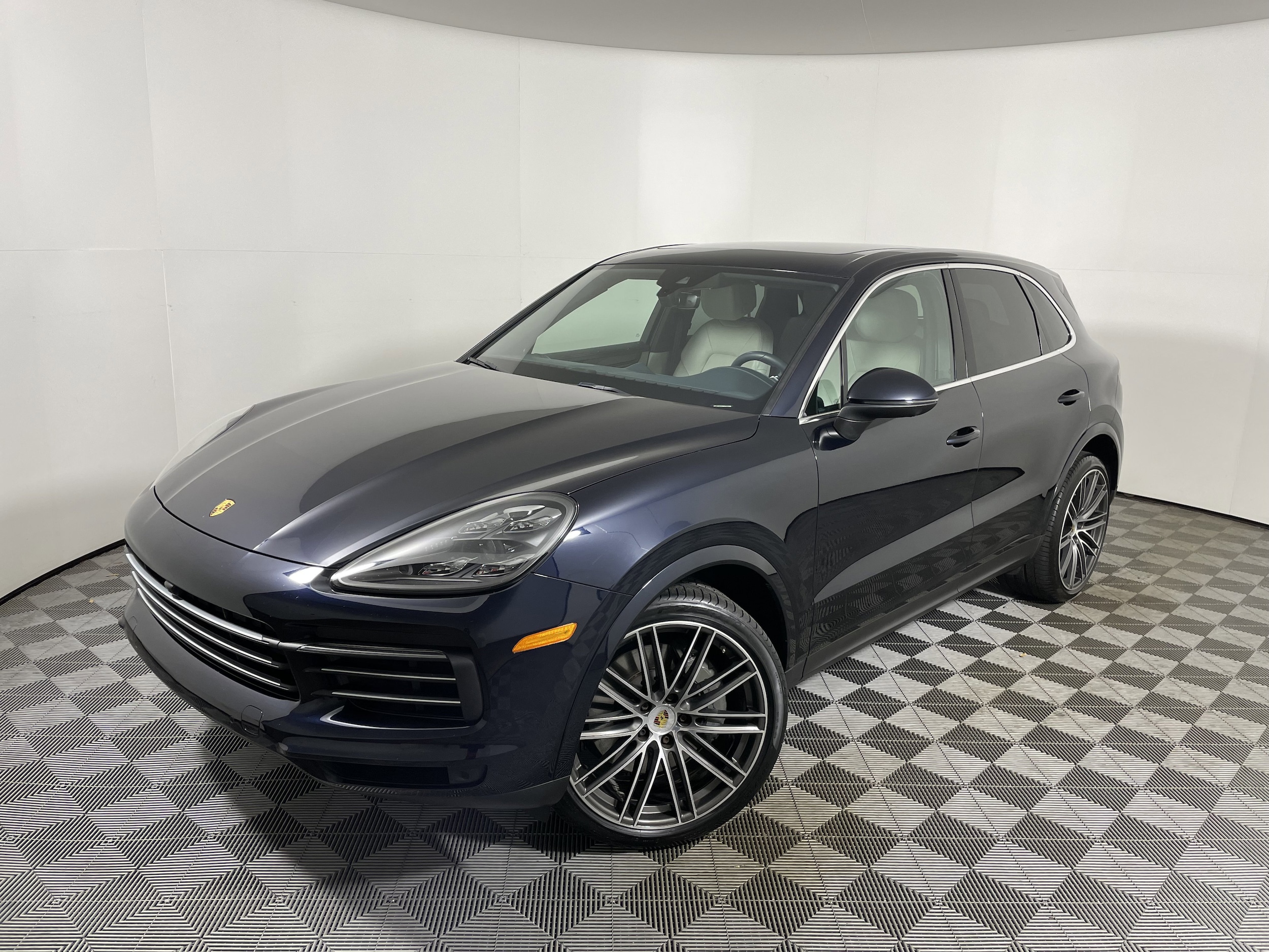 2022 Porsche Cayenne S's photo
