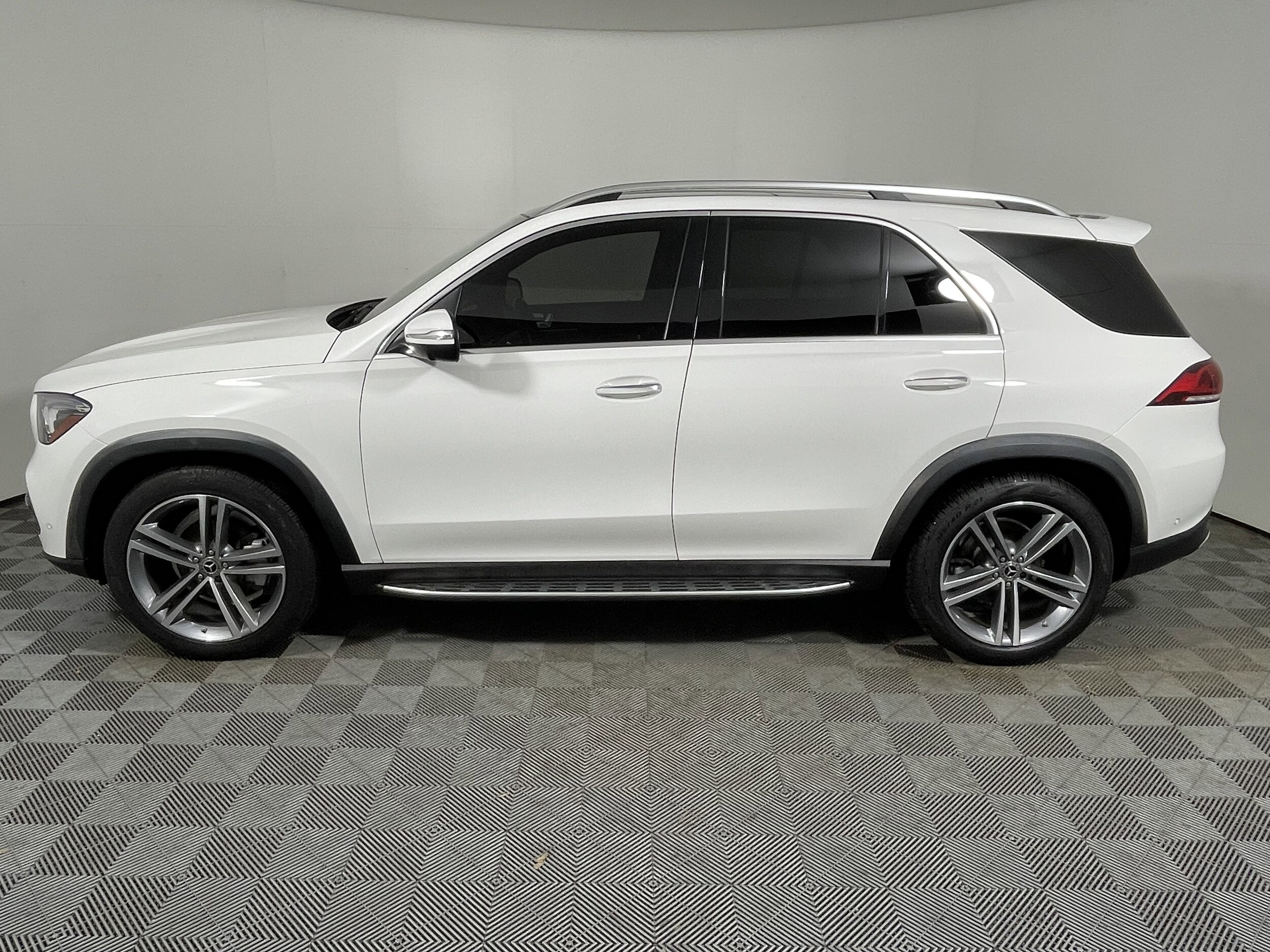 2022 Mercedes Benz GLE 350 photo 2