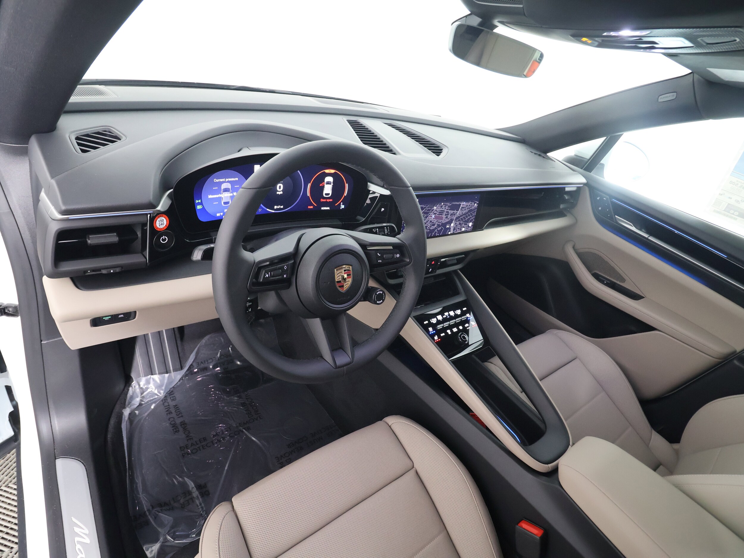 2025 Porsche Macan Electric photo 4