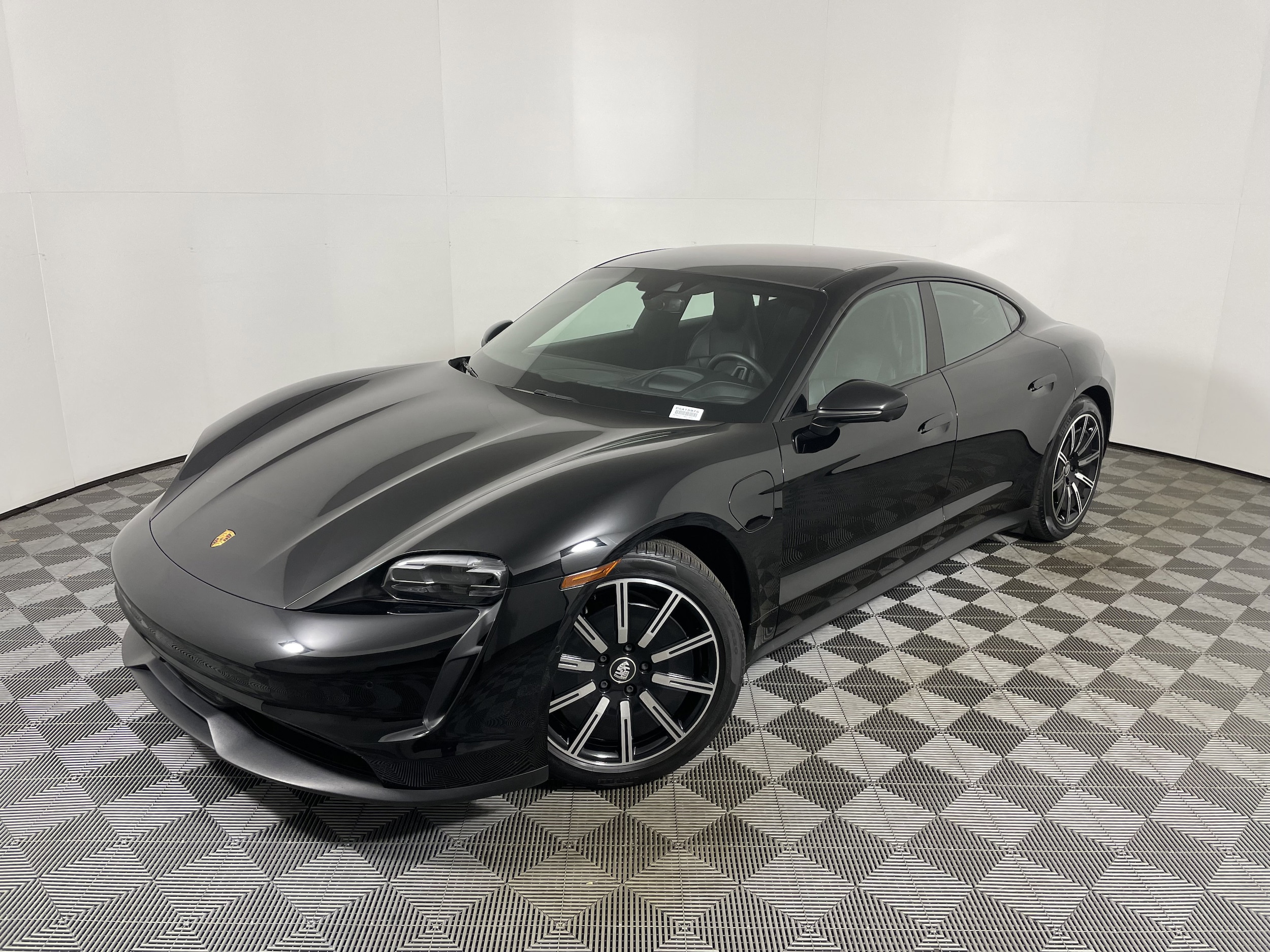 2022 Porsche Taycan Base's photo