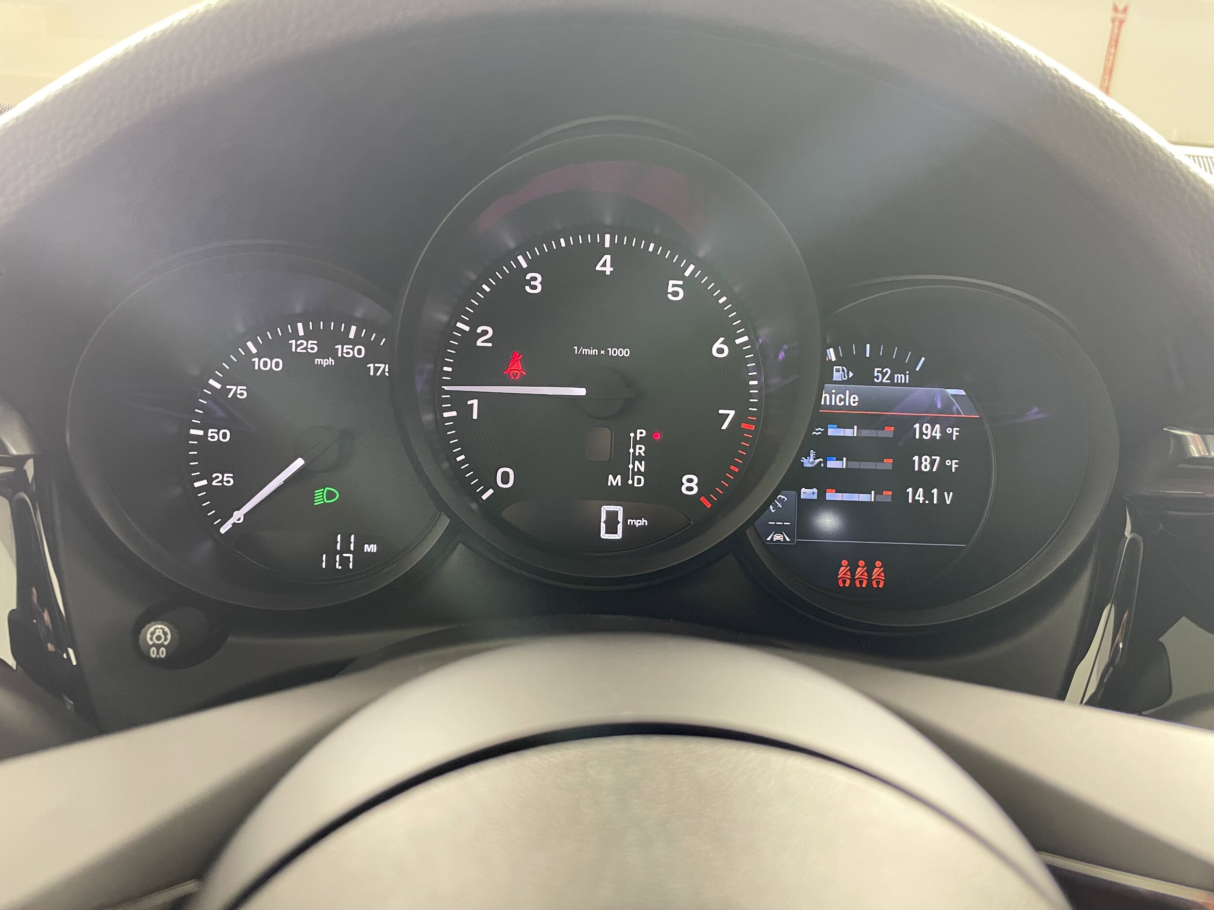 2026 Porsche Macan - Photo 18