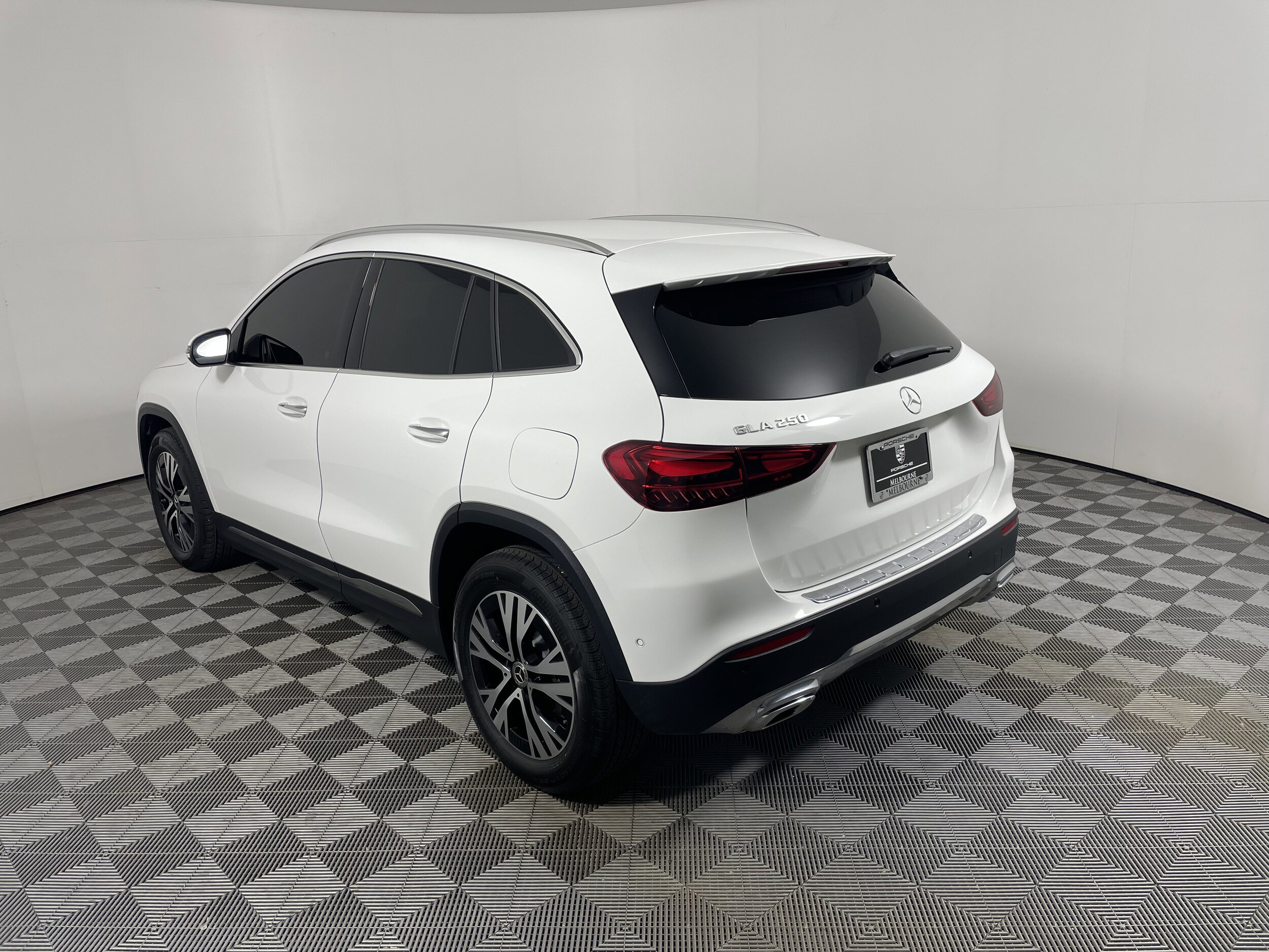 2025 Mercedes Benz GLA 250 photo 3