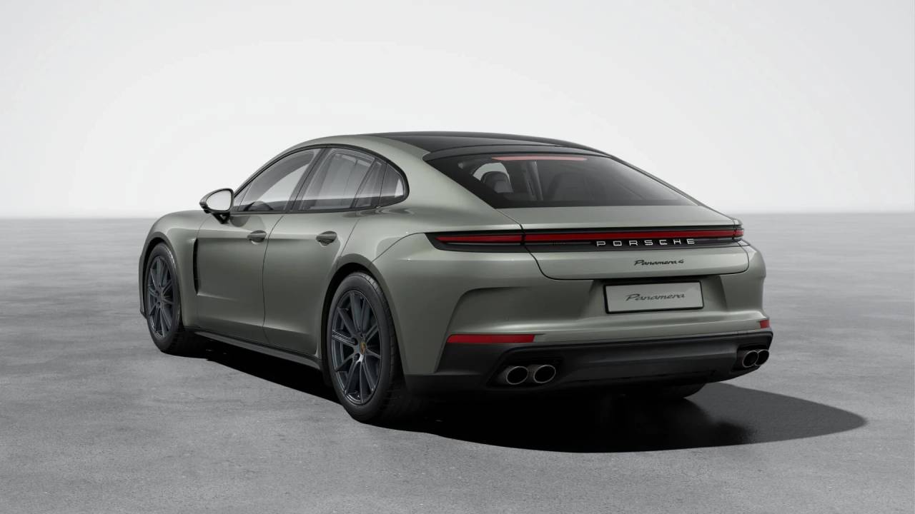 2026 Porsche Panamera 4 photo 2