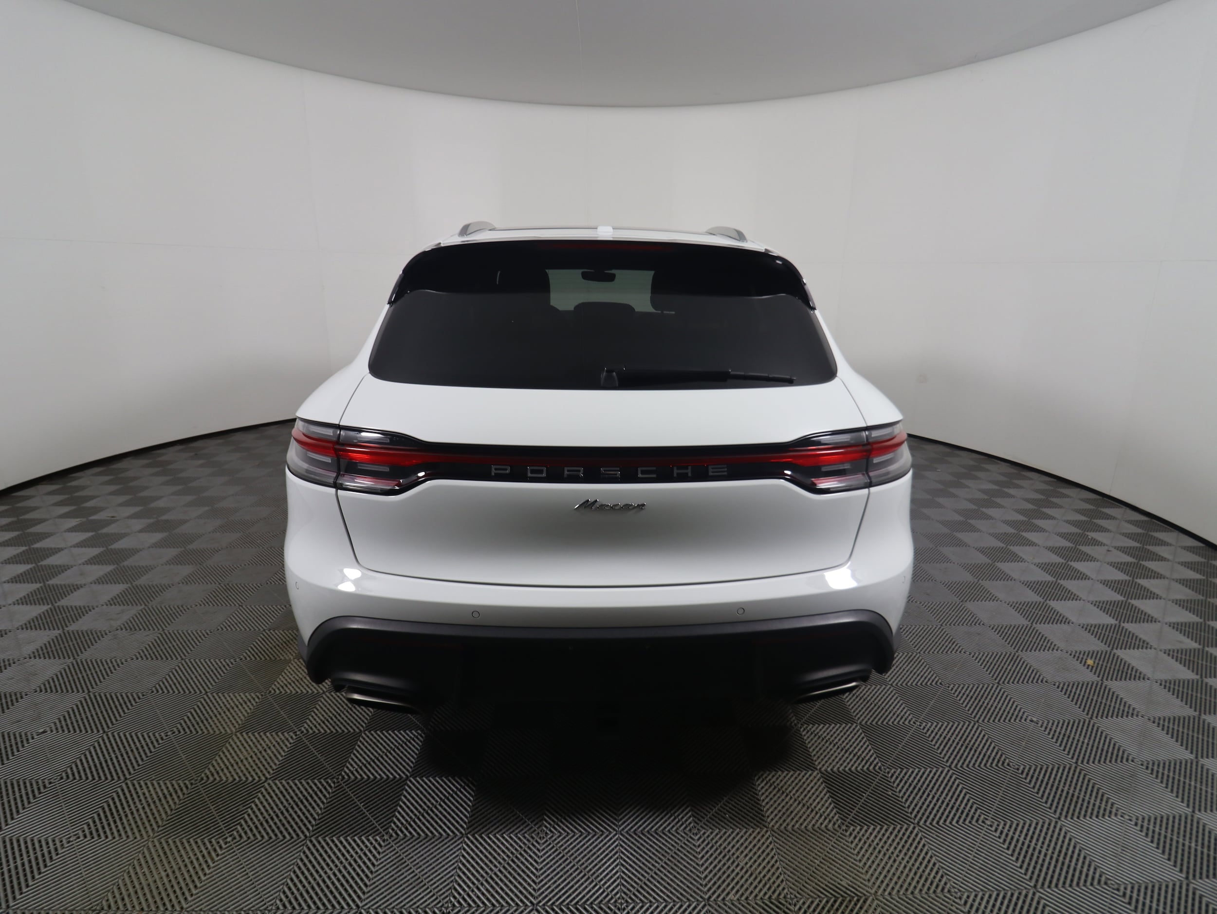 2023 Porsche Macan's photo
