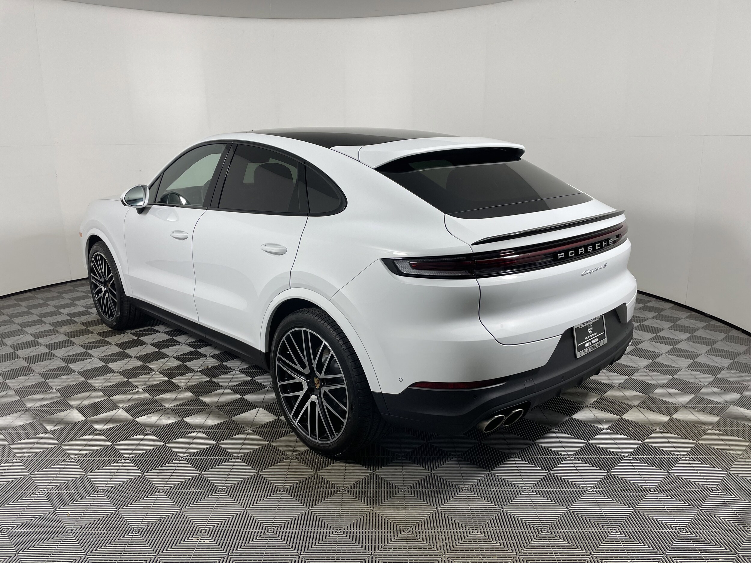 2025 Porsche Cayenne Coupe S photo 3