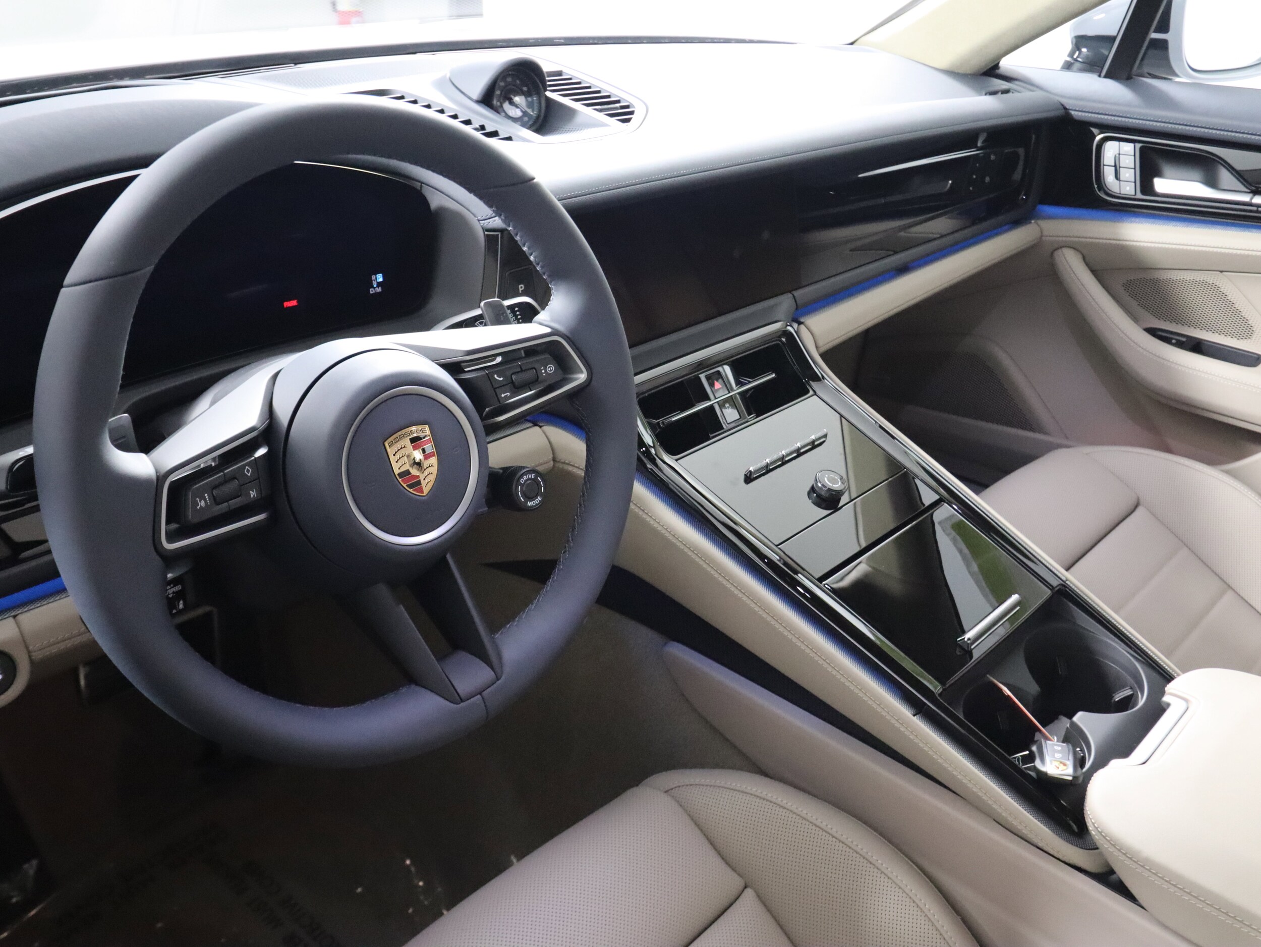 2026 Porsche Panamera E-Hybrid 4 photo 4
