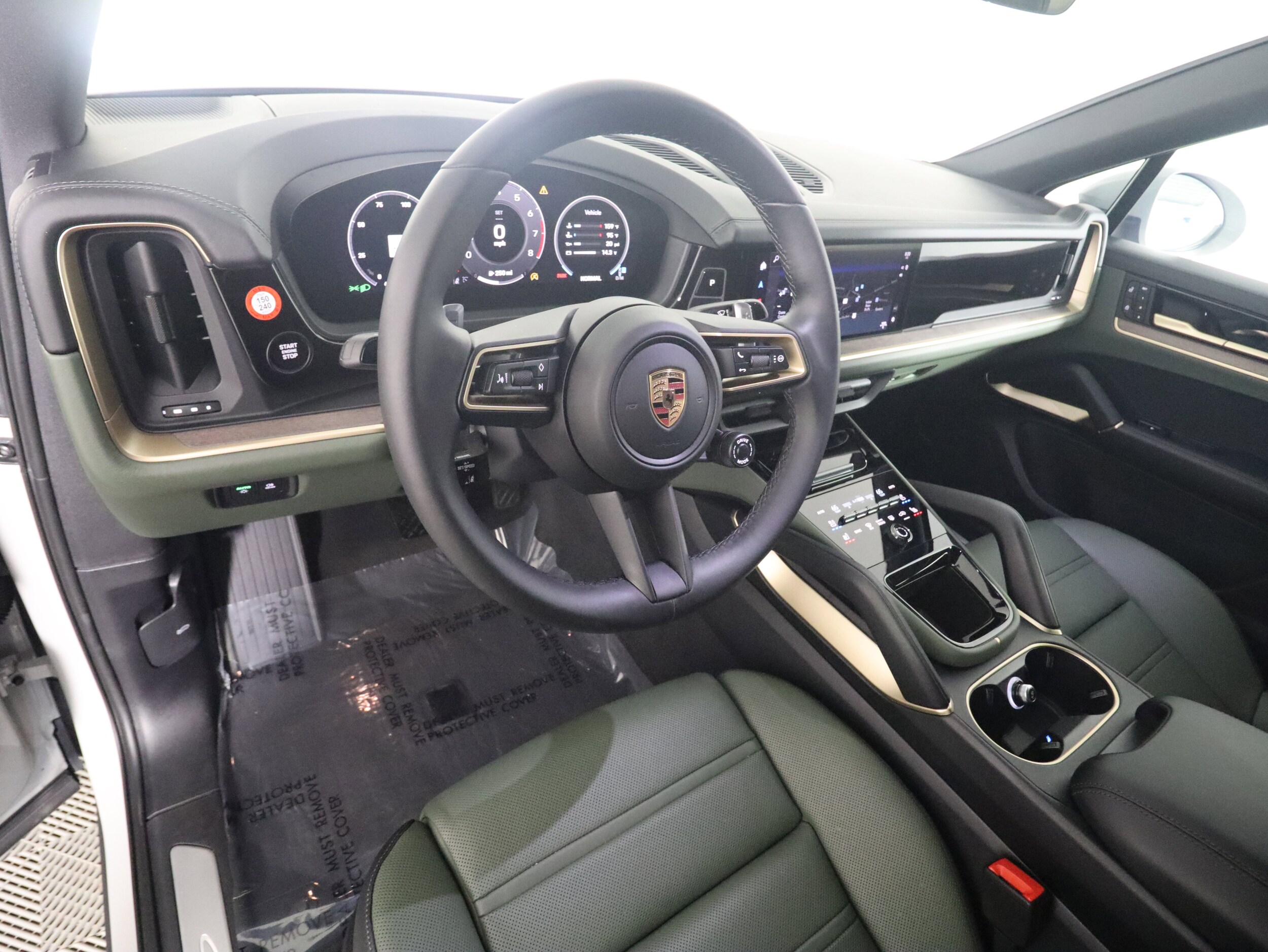 2025 Porsche Cayenne Coupe photo 4