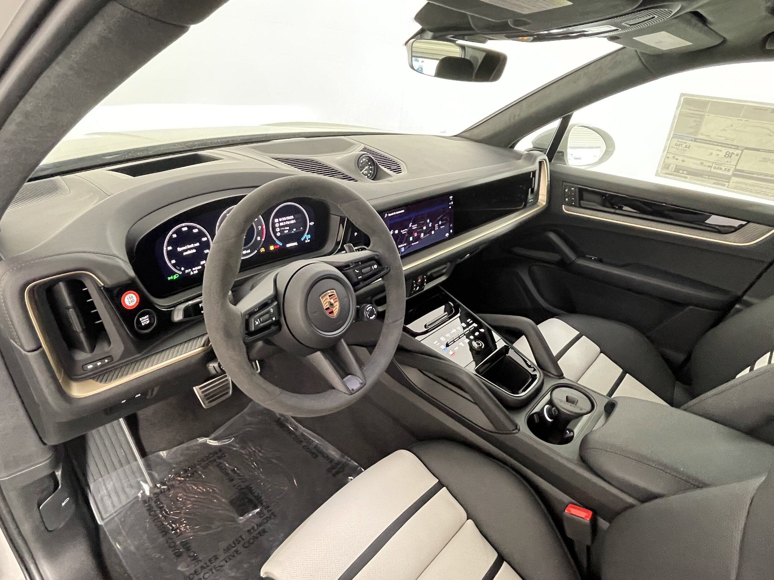 2026 Porsche Cayenne GTS photo 3
