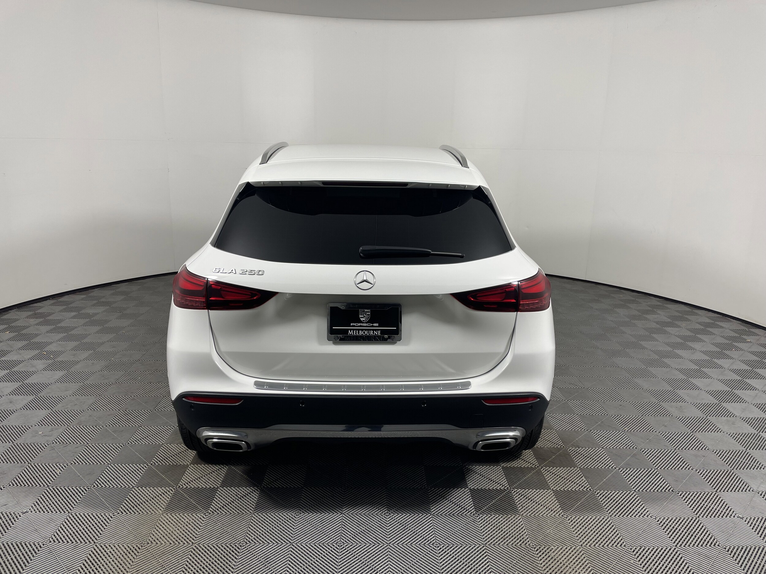2025 Mercedes Benz GLA 250 photo 4