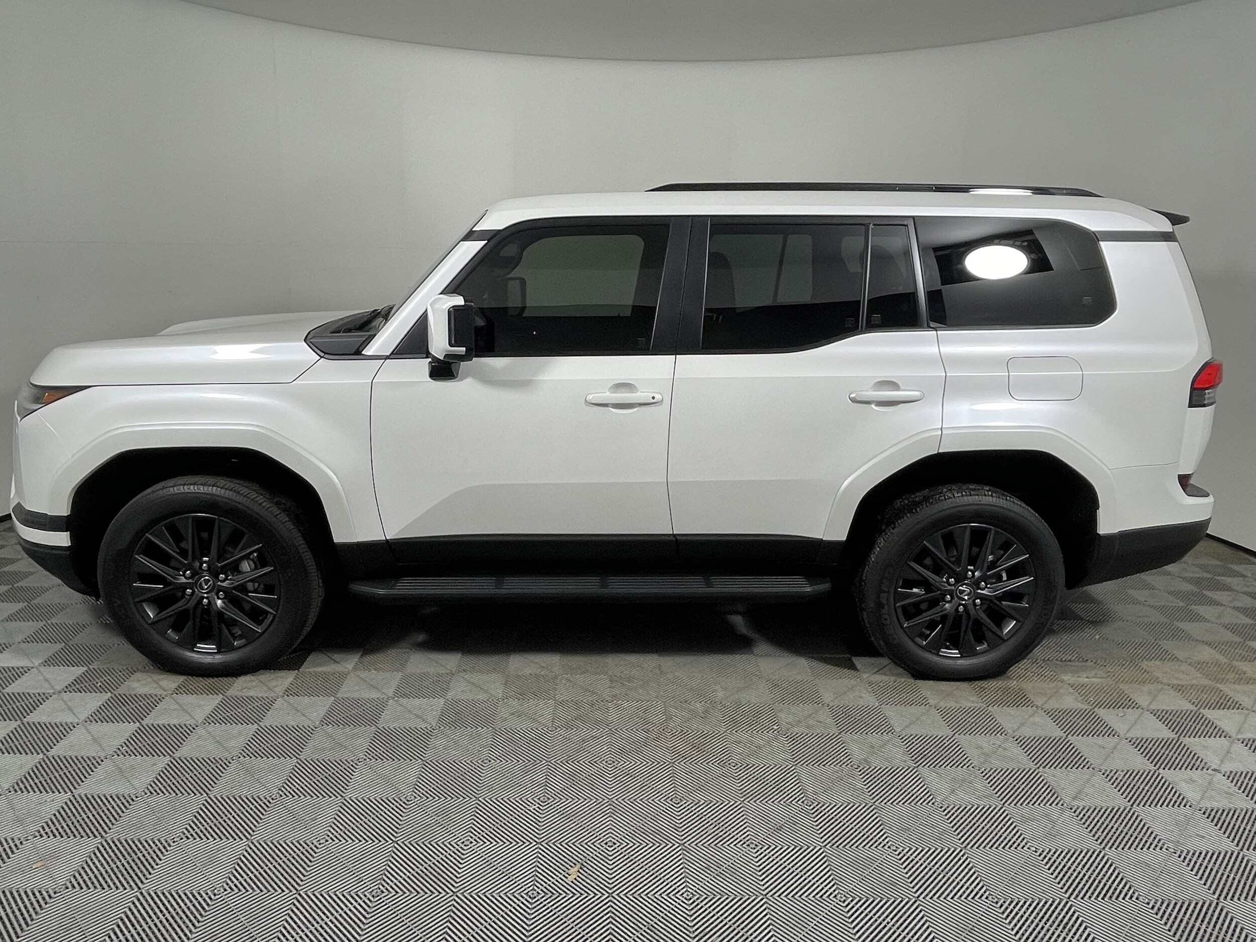 2024 Lexus GX 550 Premium photo 2