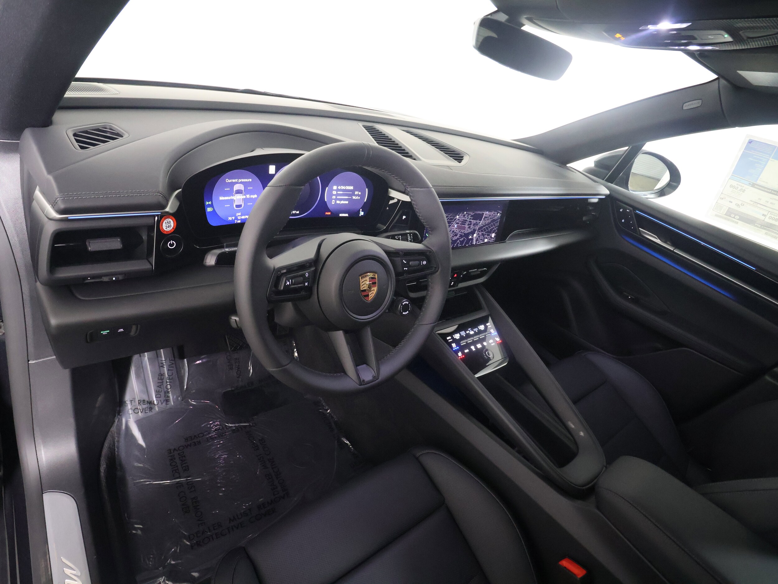 2025 Porsche Macan Electric photo 4