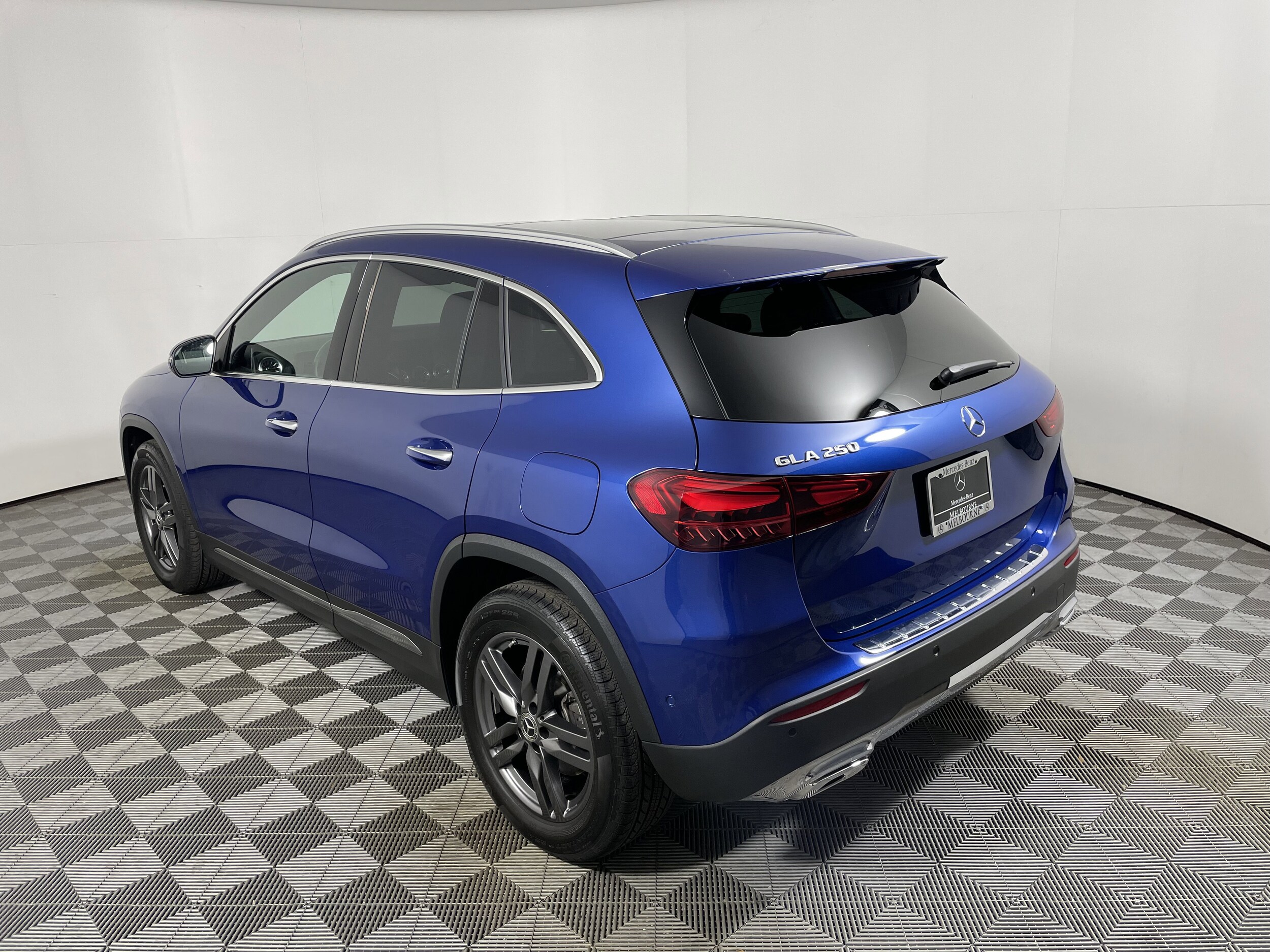 2025 Mercedes Benz GLA 250 photo 3