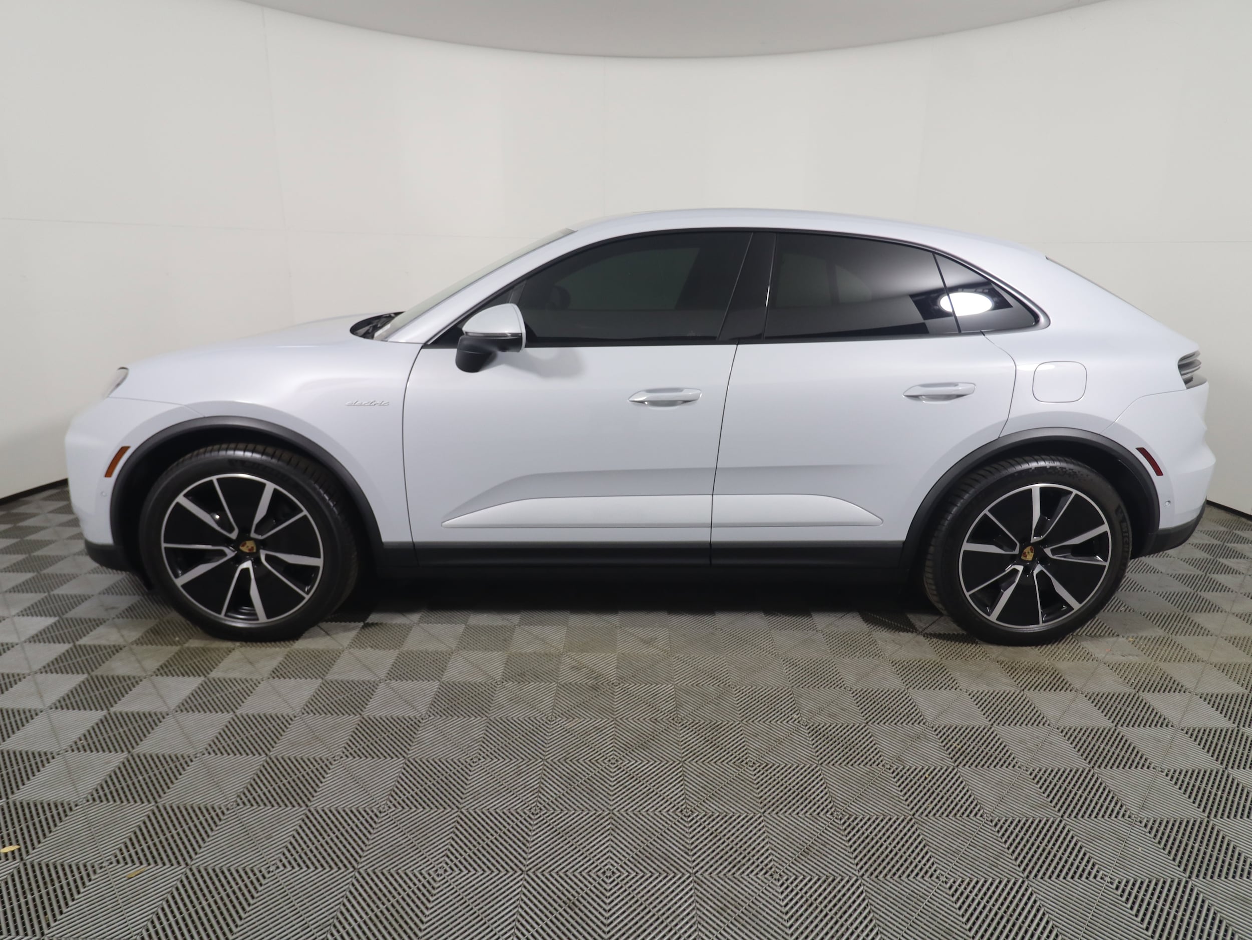 Certified 2024 Porsche Macan Base with VIN WP1AA2XA1RL001838 for sale in Melbourne, FL