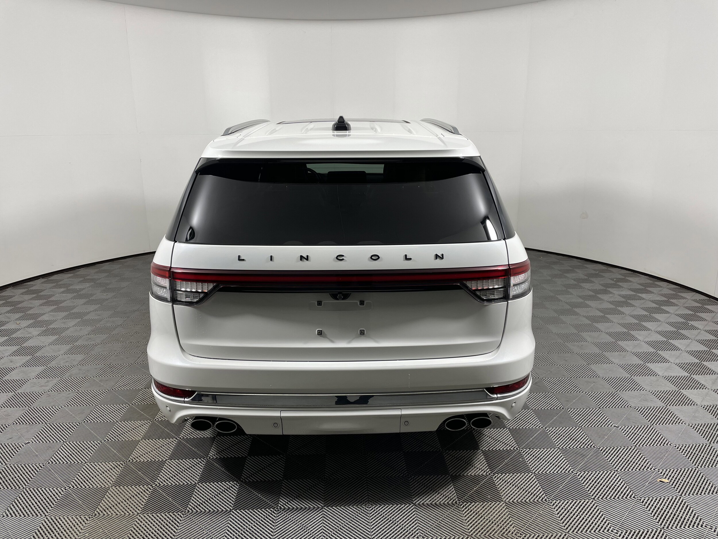 2025 Lincoln Aviator Black Label photo 4