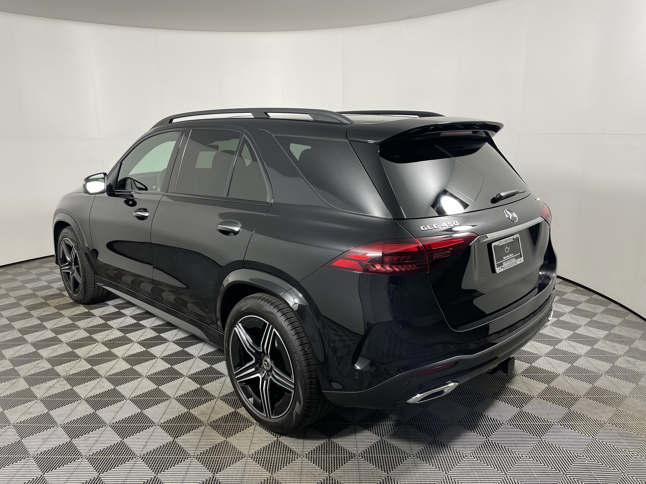 2025 Mercedes Benz GLE 450 4MATIC photo 2