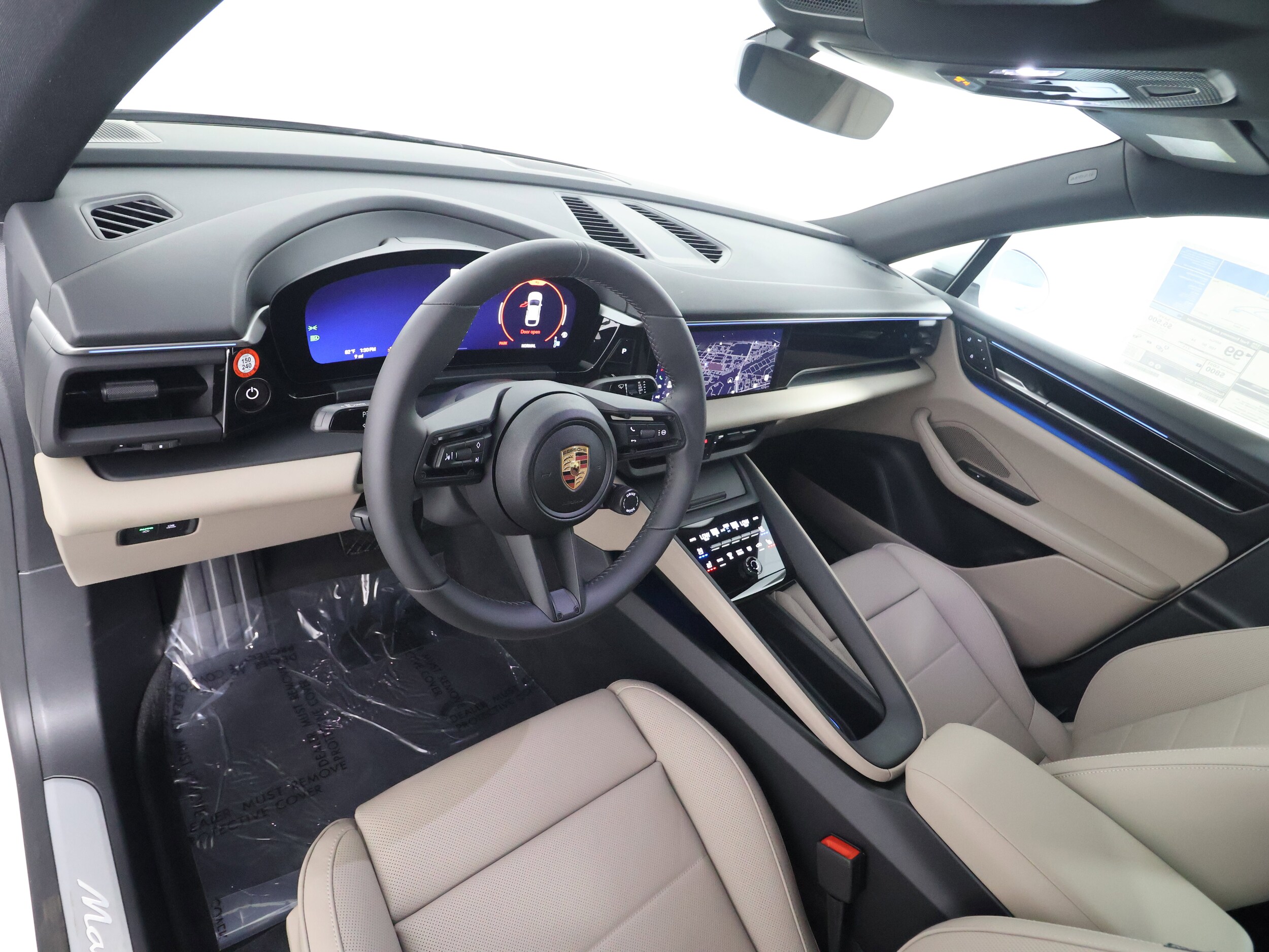 2025 Porsche Macan Electric photo 4