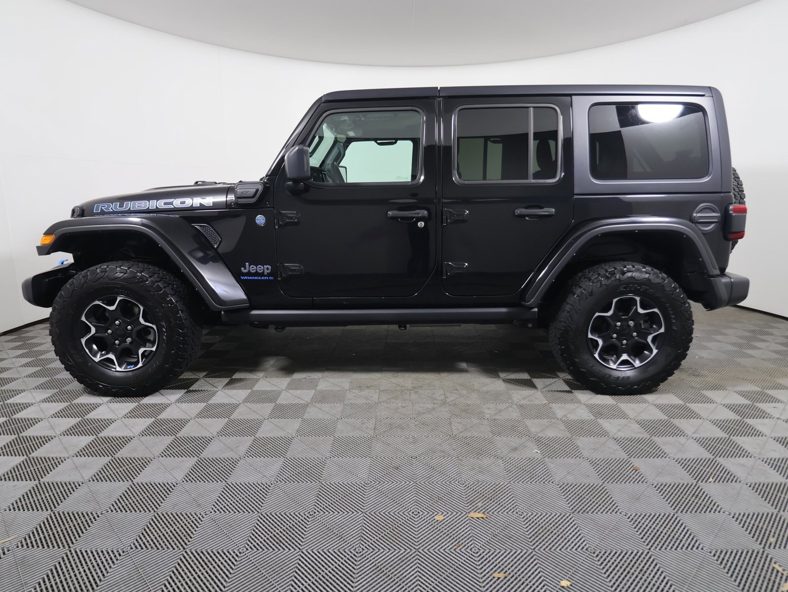 Used 2023 Jeep Wrangler 4xe Rubicon 4XE with VIN 1C4JJXR67PW537229 for sale in Melbourne, FL