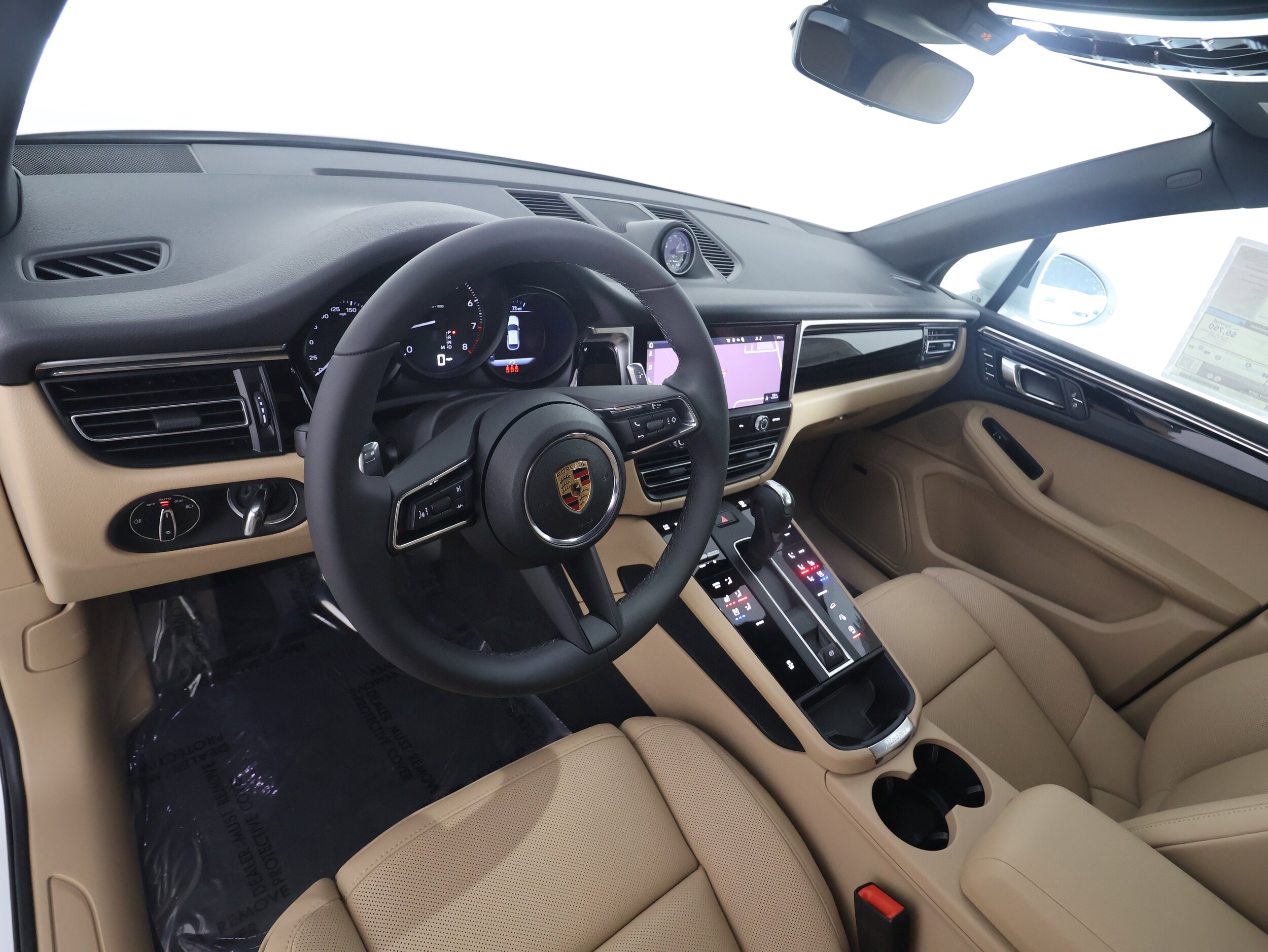 2025 Porsche Macan Base photo 4