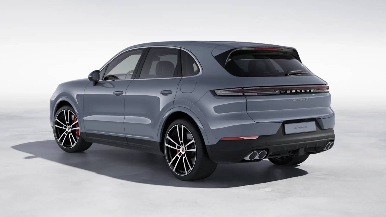 2026 Porsche Cayenne E-Hybrid S photo 3