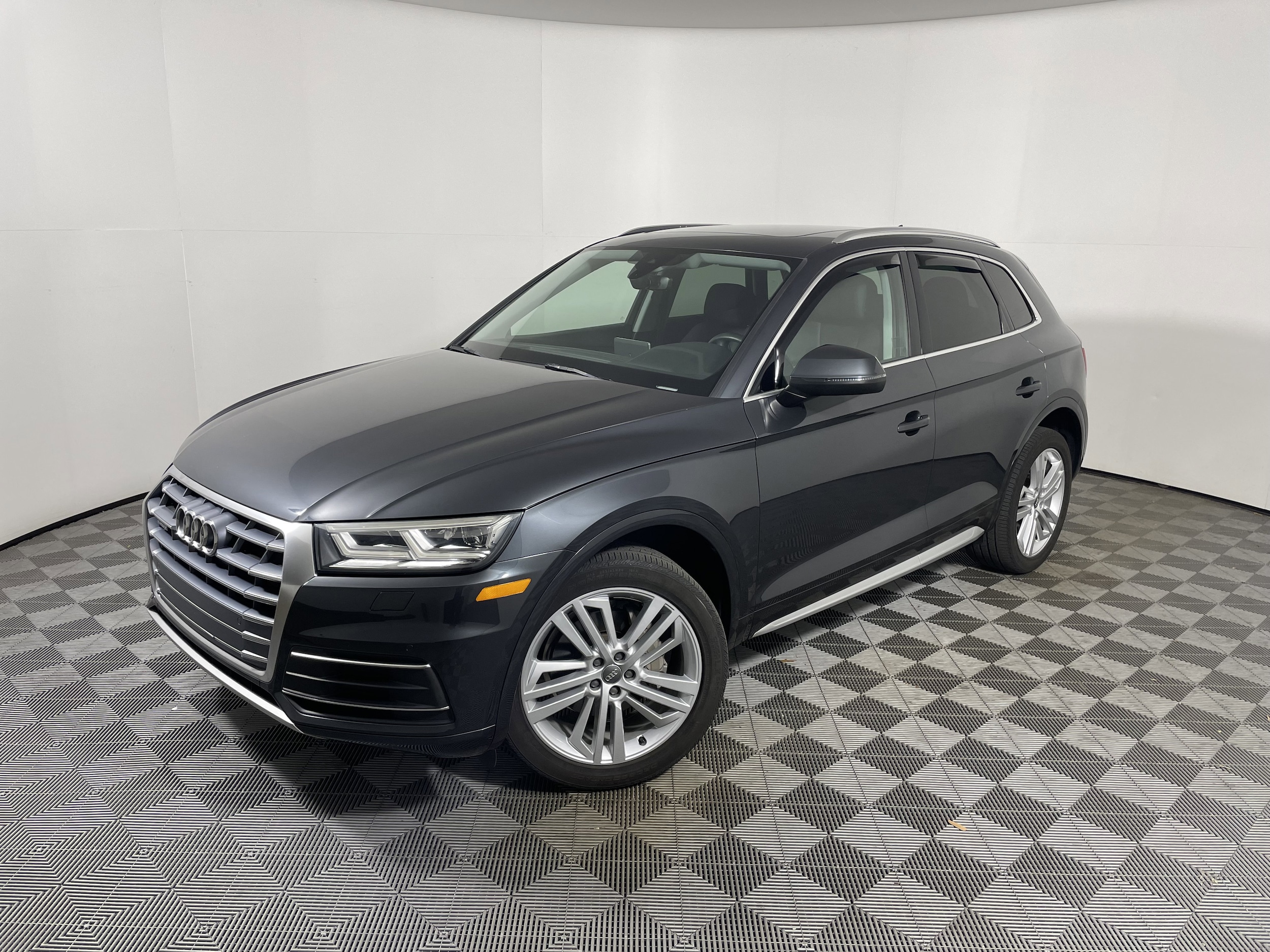 2020 Audi Q5 45 quattro S tronic Premium Plus's photo