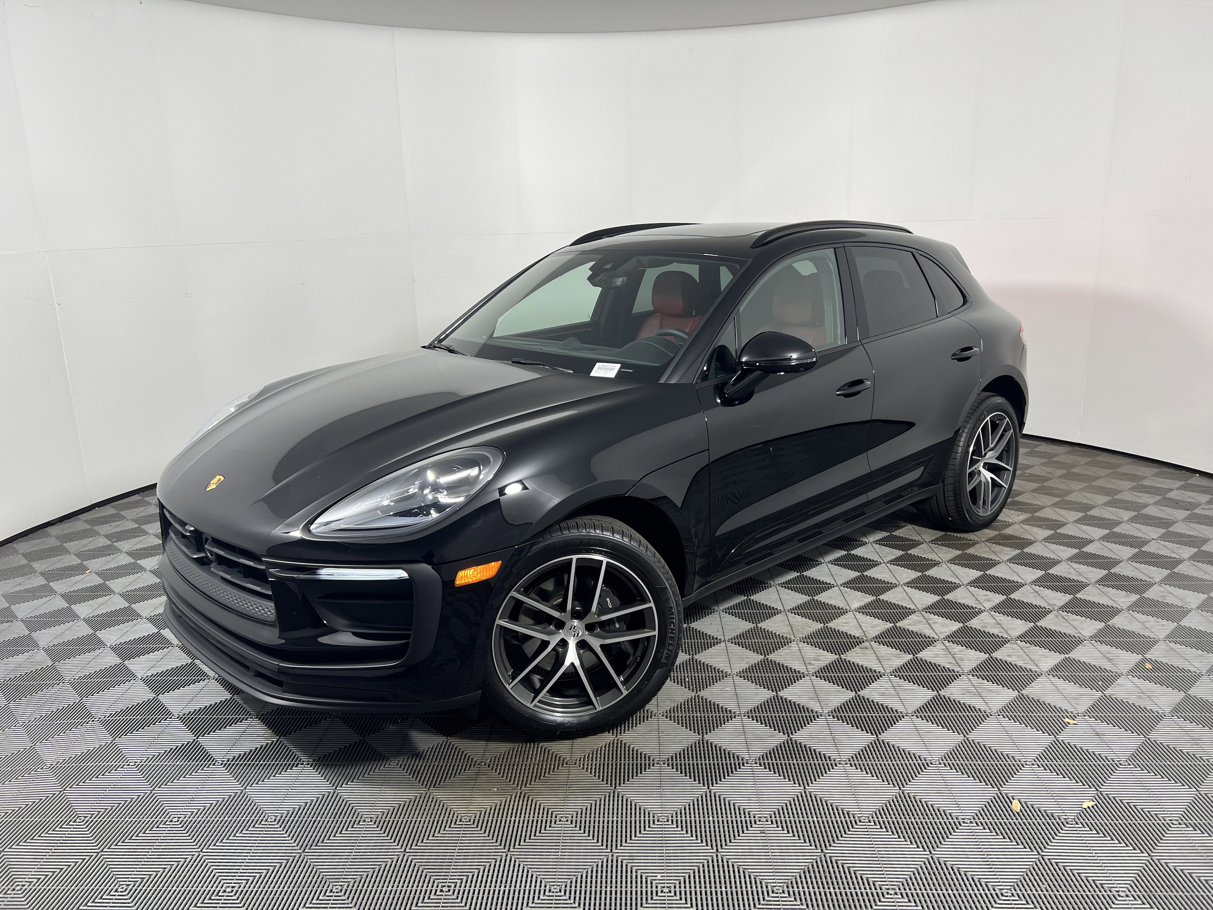 2026 Porsche Macan -'s photo
