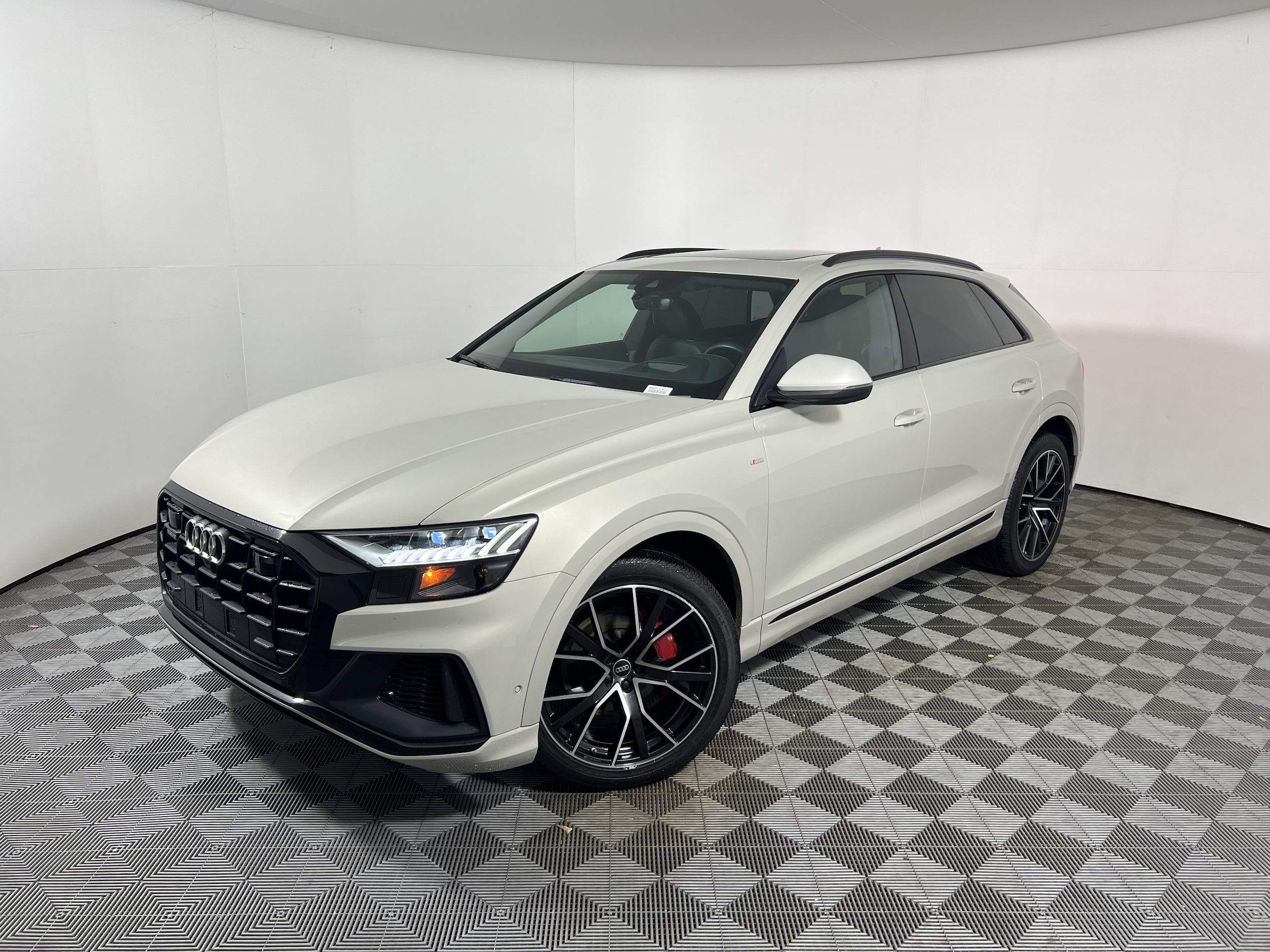 2023 Audi Q8