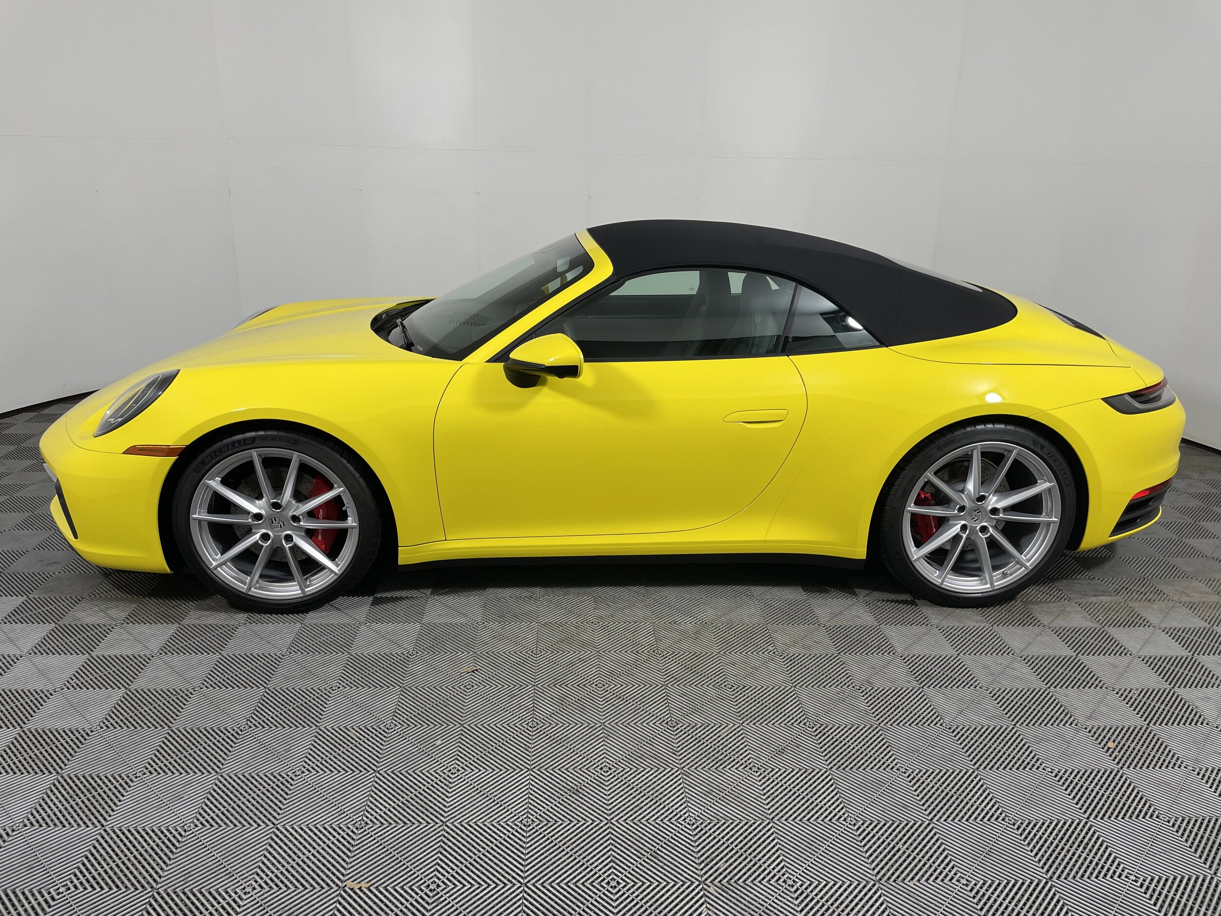 2021 Porsche 911 S photo 2