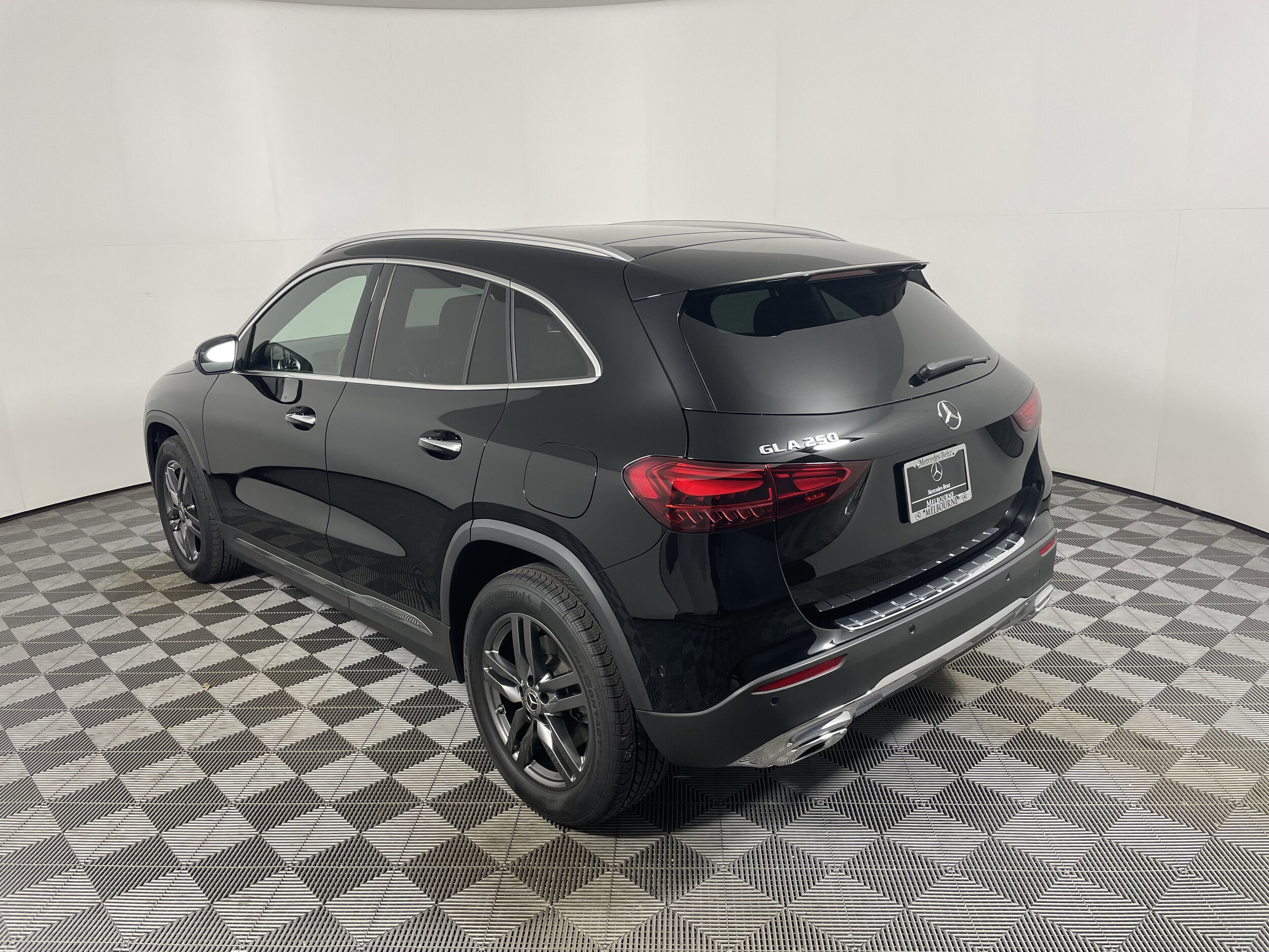 2025 Mercedes Benz GLA 250 photo 3