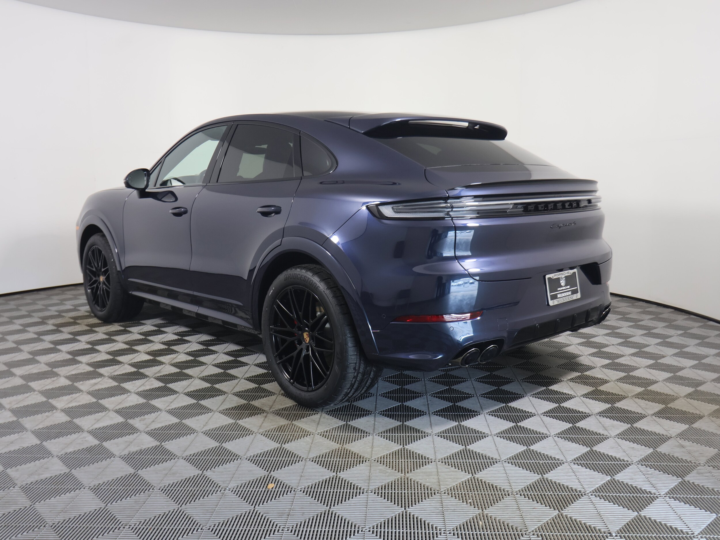 2025 Porsche Cayenne Coupe S photo 3